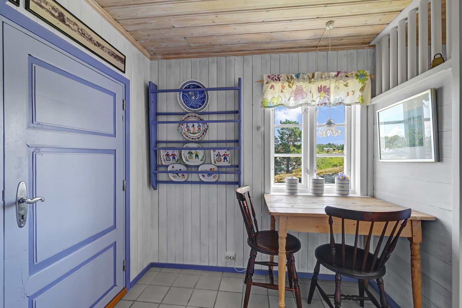 Hyggelig kjøkkenkrok med utsikt Galleribilde