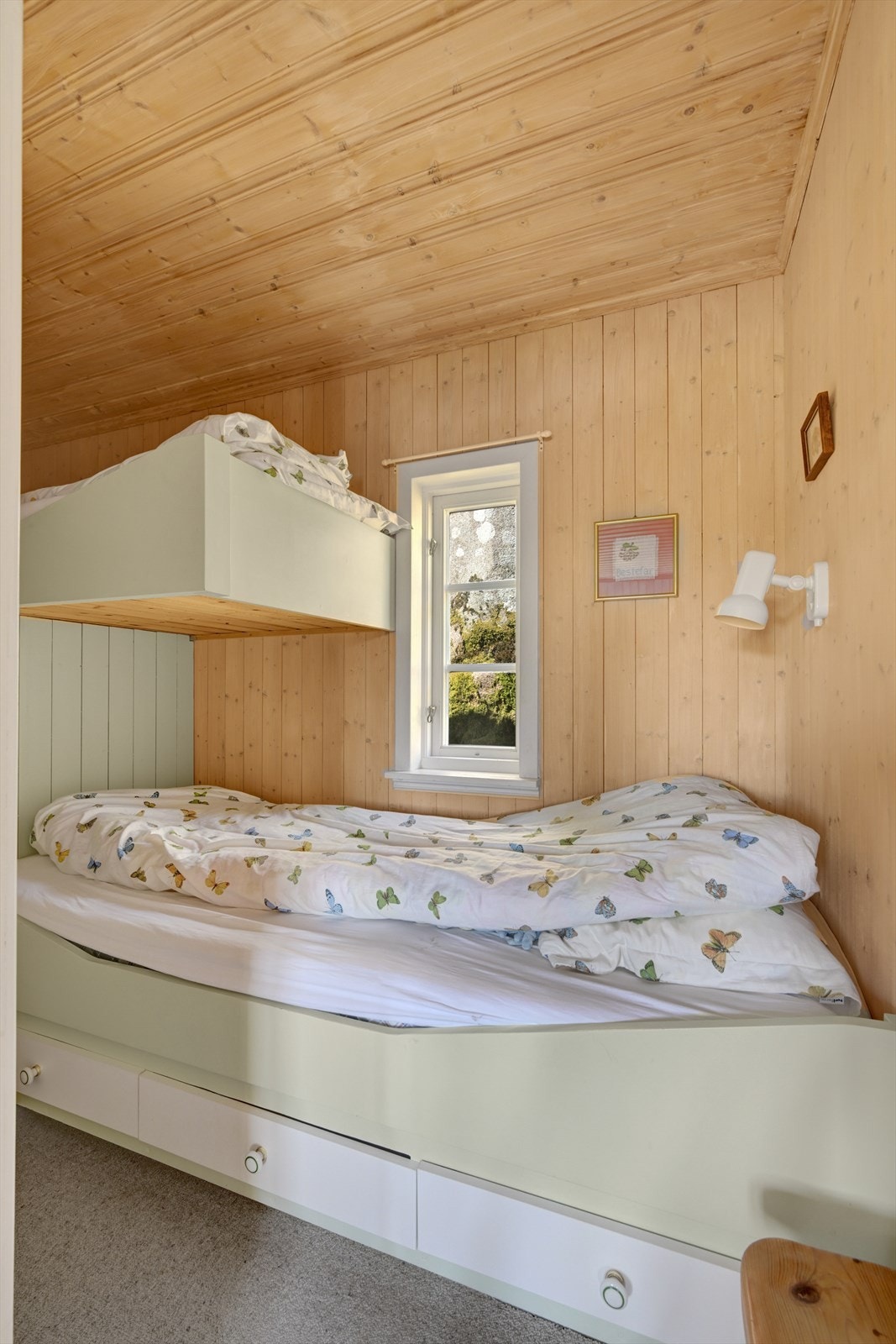 Soverom med smart sengeløsning Galleribilde