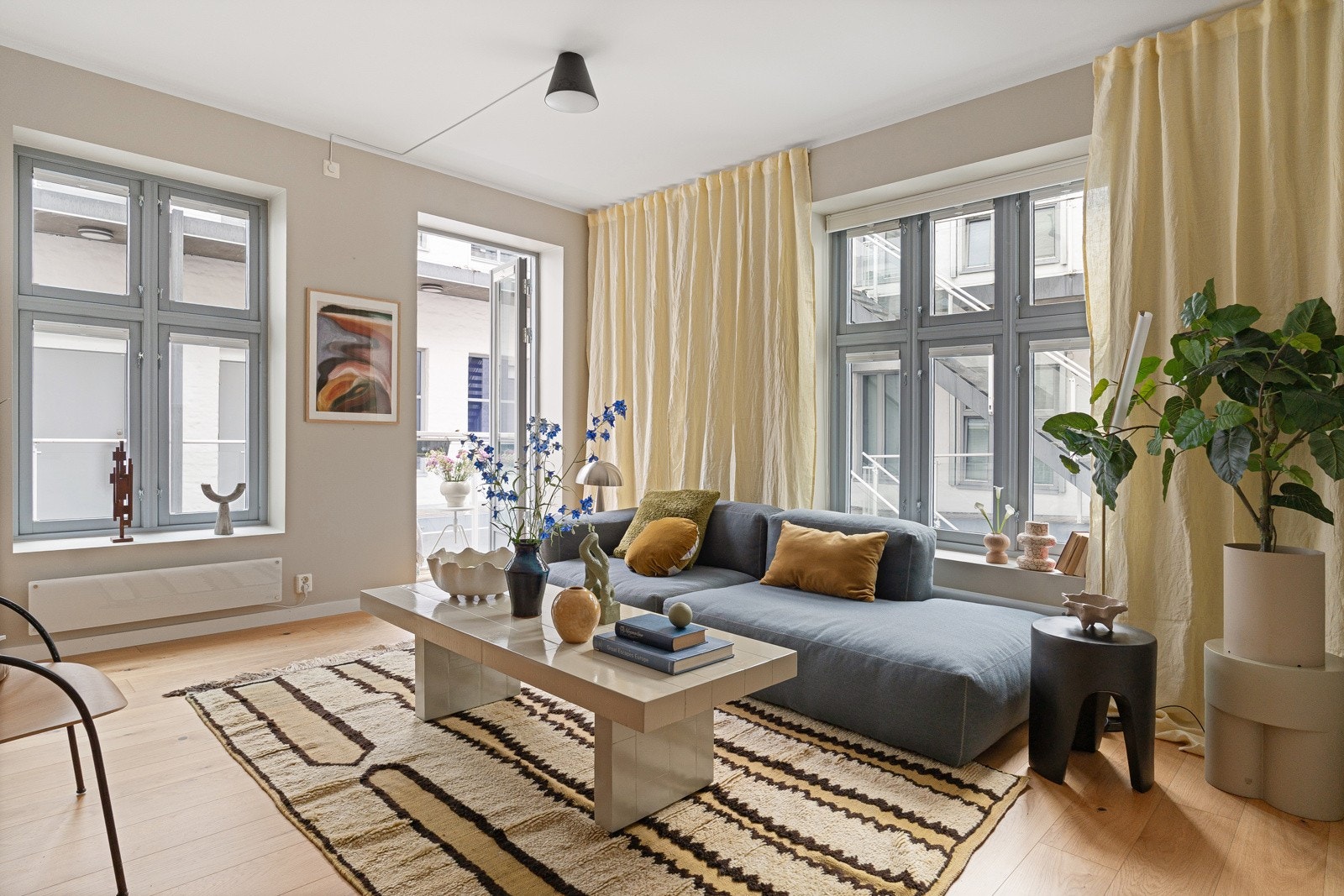 Tor Martin Tinderholt v/Privatmegleren Aksept har gleden av å ønske velkommen til denne unike muligheten på Fredensborg! Galleribilde