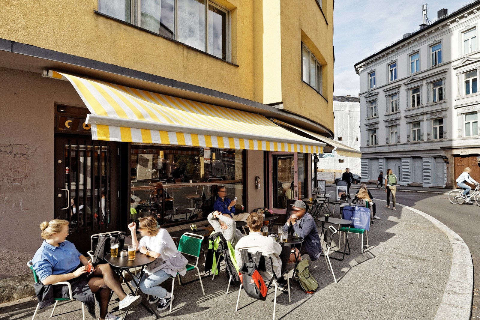 Området har de siste årene utviklet seg til å bli et meget populært boligområde og det dukker stadig opp nye forretninger og serveringssteder. Galleribilde