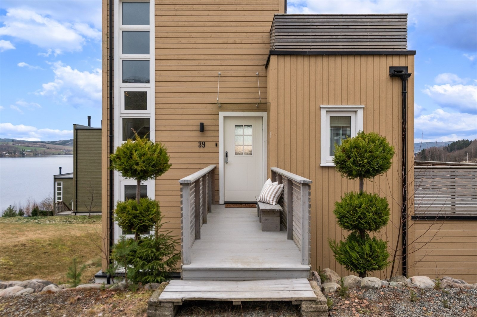 Koselig inngangsparti. Galleribilde