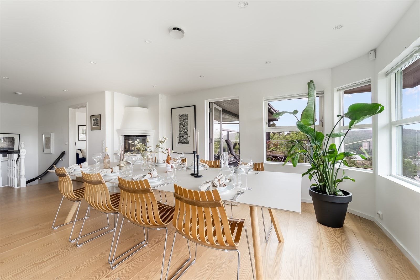 Boligen har mange gode løsninger og byr på mange sosiale samlingspunkter. Galleribilde