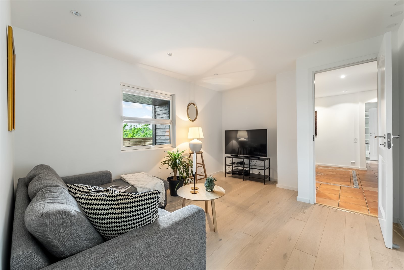 Kjellerstue i underetasjen. Galleribilde