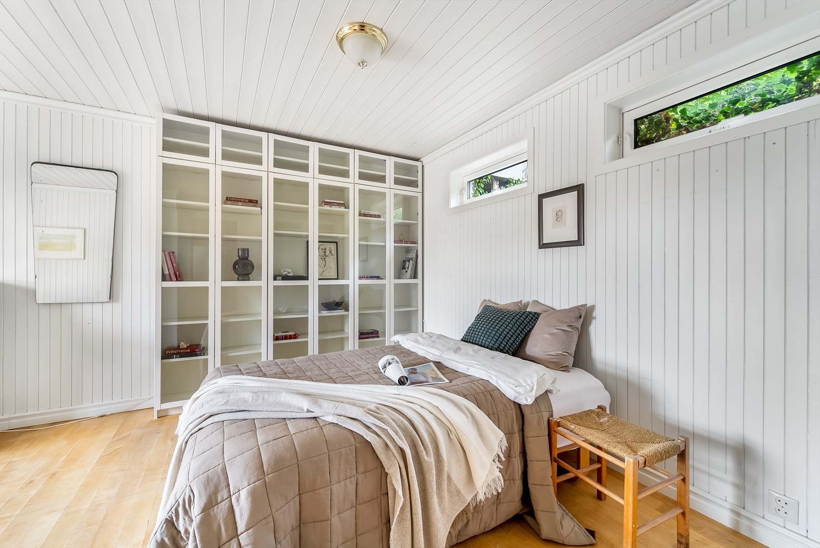 Soverom nr. 2 av 4 ligger i underetasjen. Rommet er opprinnelig en kjellerstue. Galleribilde