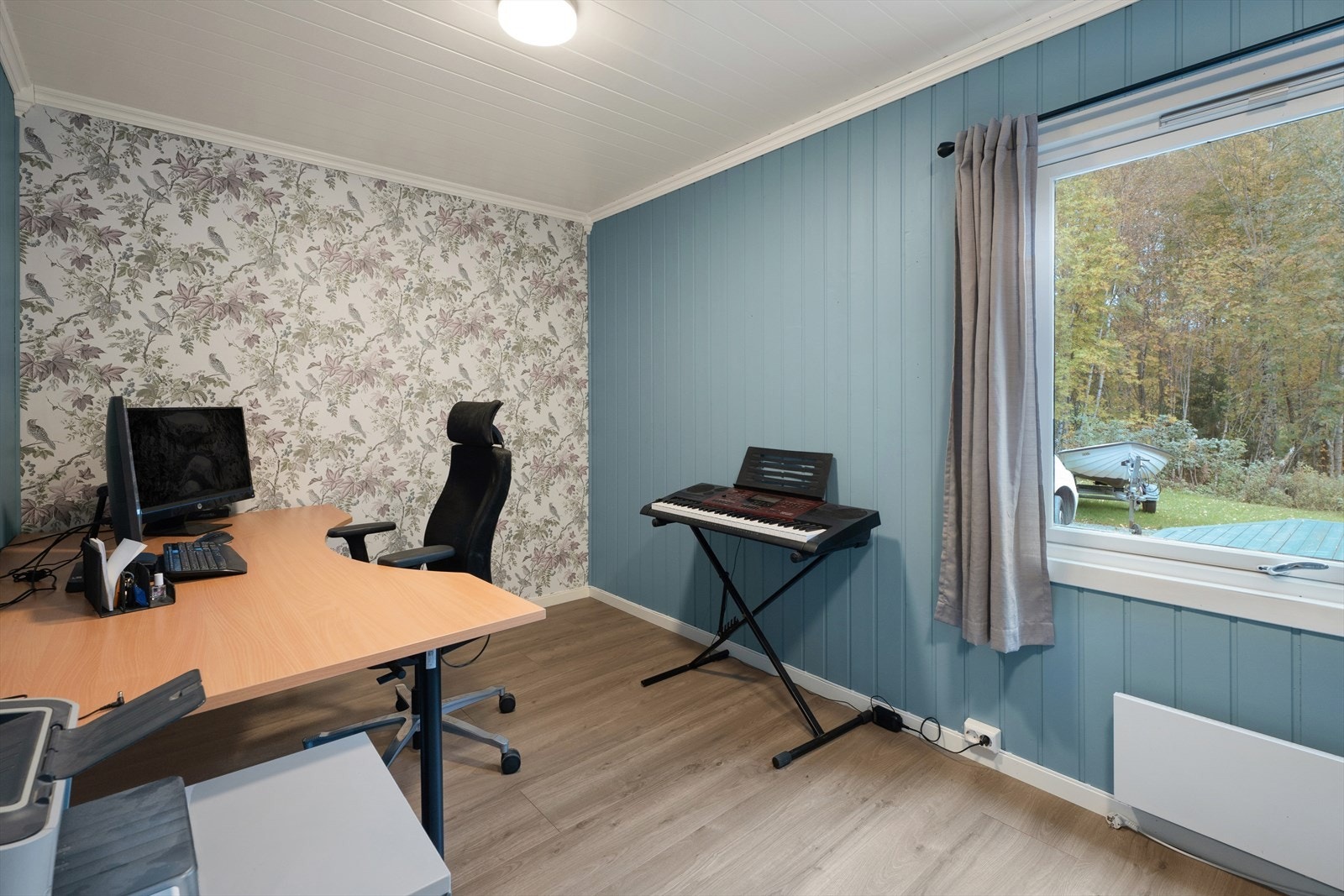 Boligen har 4 soverom. 3 i Hoveddel og ett i tilbygget del Galleribilde