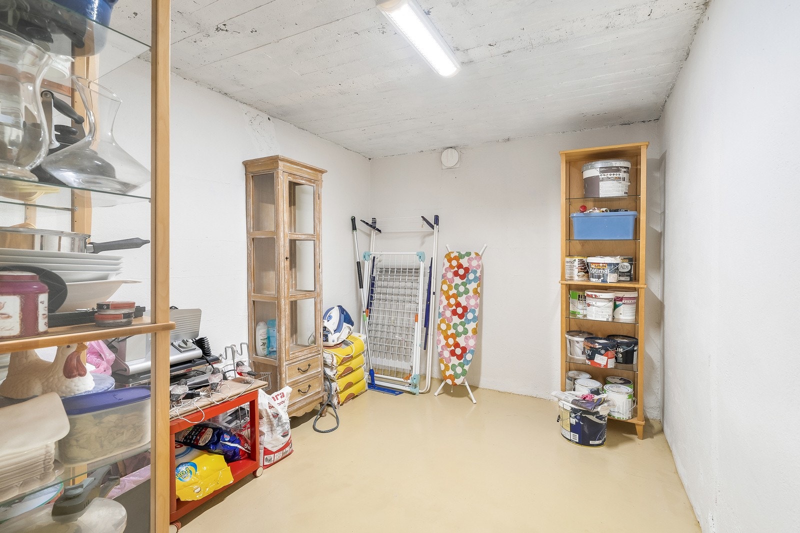 Bod i kjeller. Galleribilde