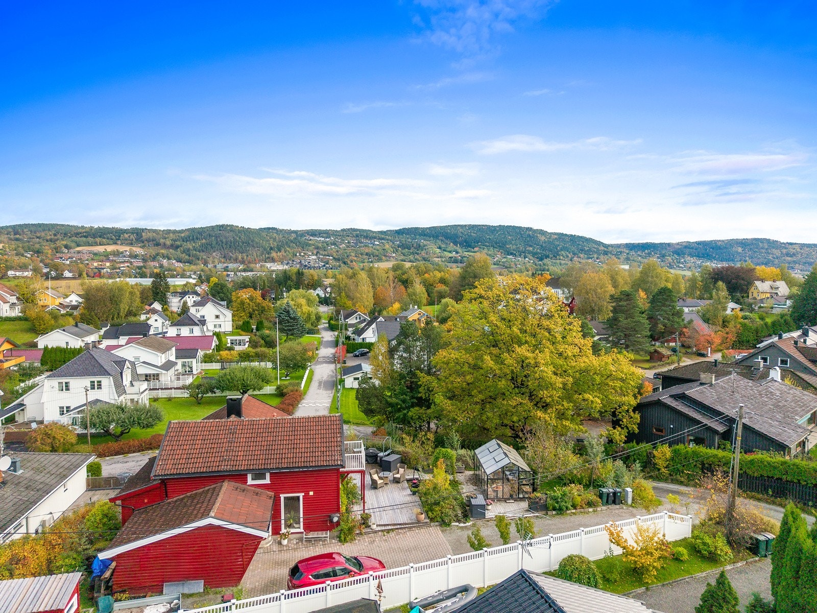Området er veletablert og barnevennlig, og det er barnehage rett i nabolaget. Galleribilde