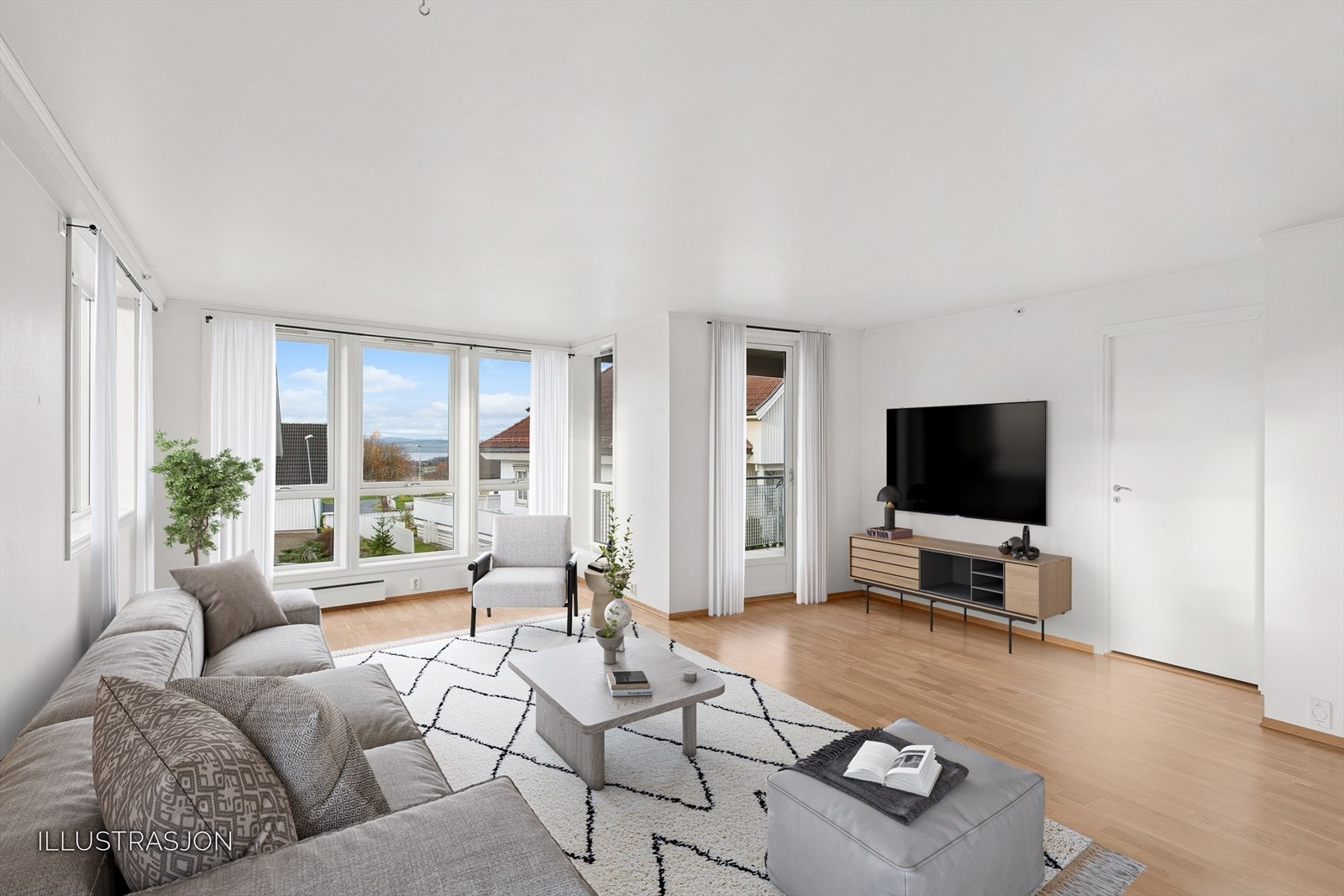 Planløsningen er godt utnyttet og gir lyse, sosiale oppholdsrom med gode møbleringsmuligheter. Galleribilde