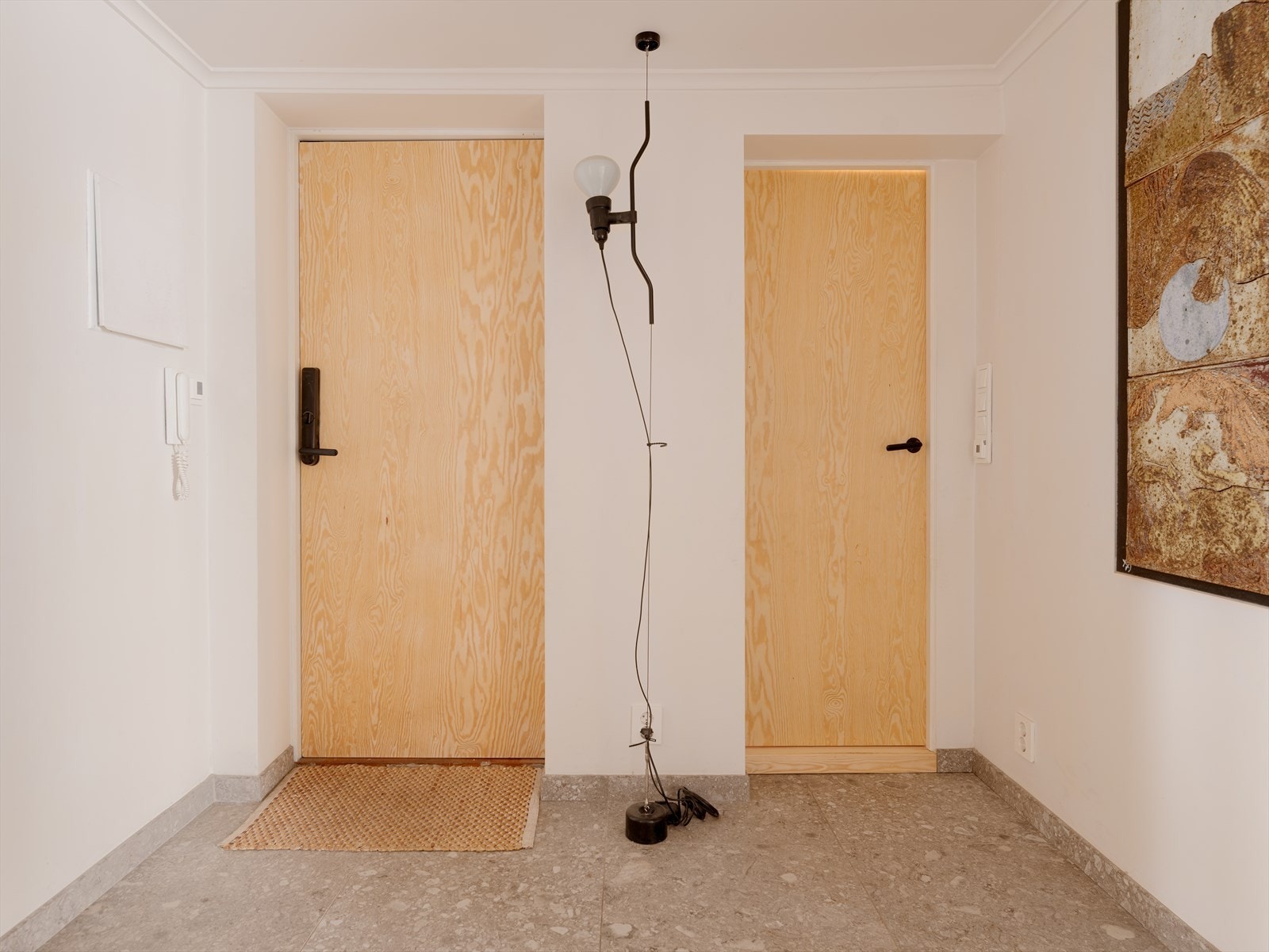 Det er lagt varmekabelmatte, med nye fliser fra Mirage. Galleribilde