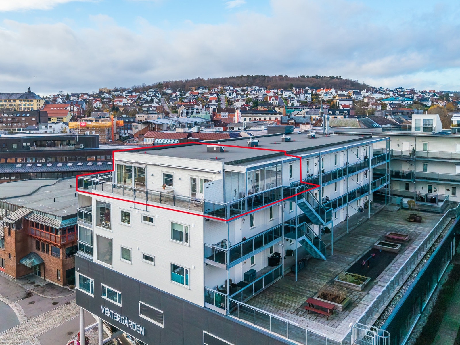 Her har man hele fronten for seg selv og sol fra morgen til kveld Galleribilde