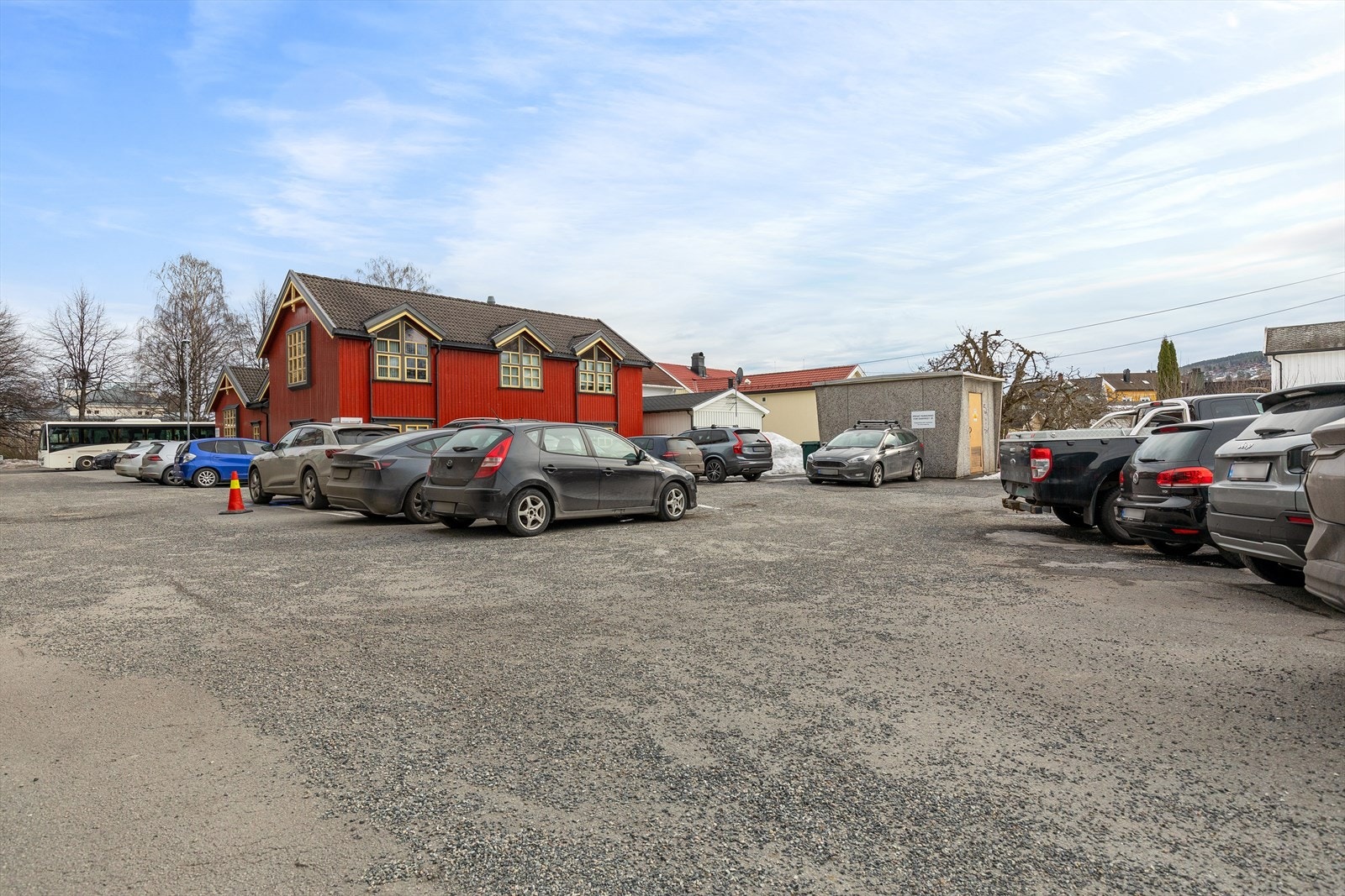 Parkeringsplass med førstemann-til-mølla-prinsippet Galleribilde