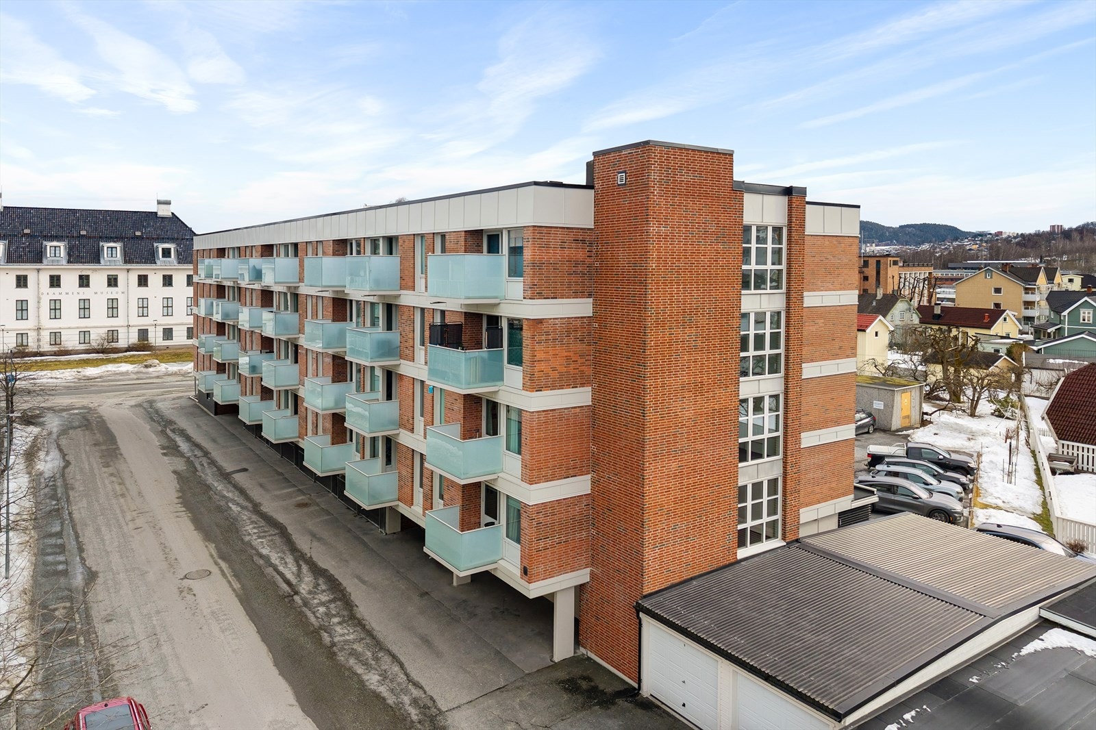 Leiligheten har en perfekt beliggenhet for pendleren eller studenten, med nærhet til "alt"! Galleribilde