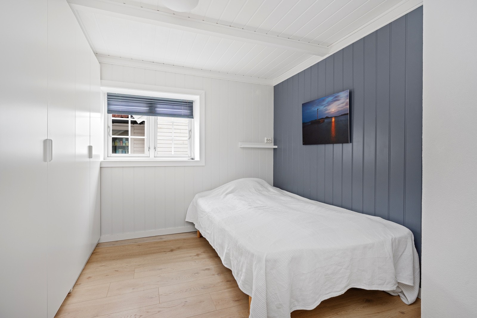 Garderoberom/gjesterom Galleribilde