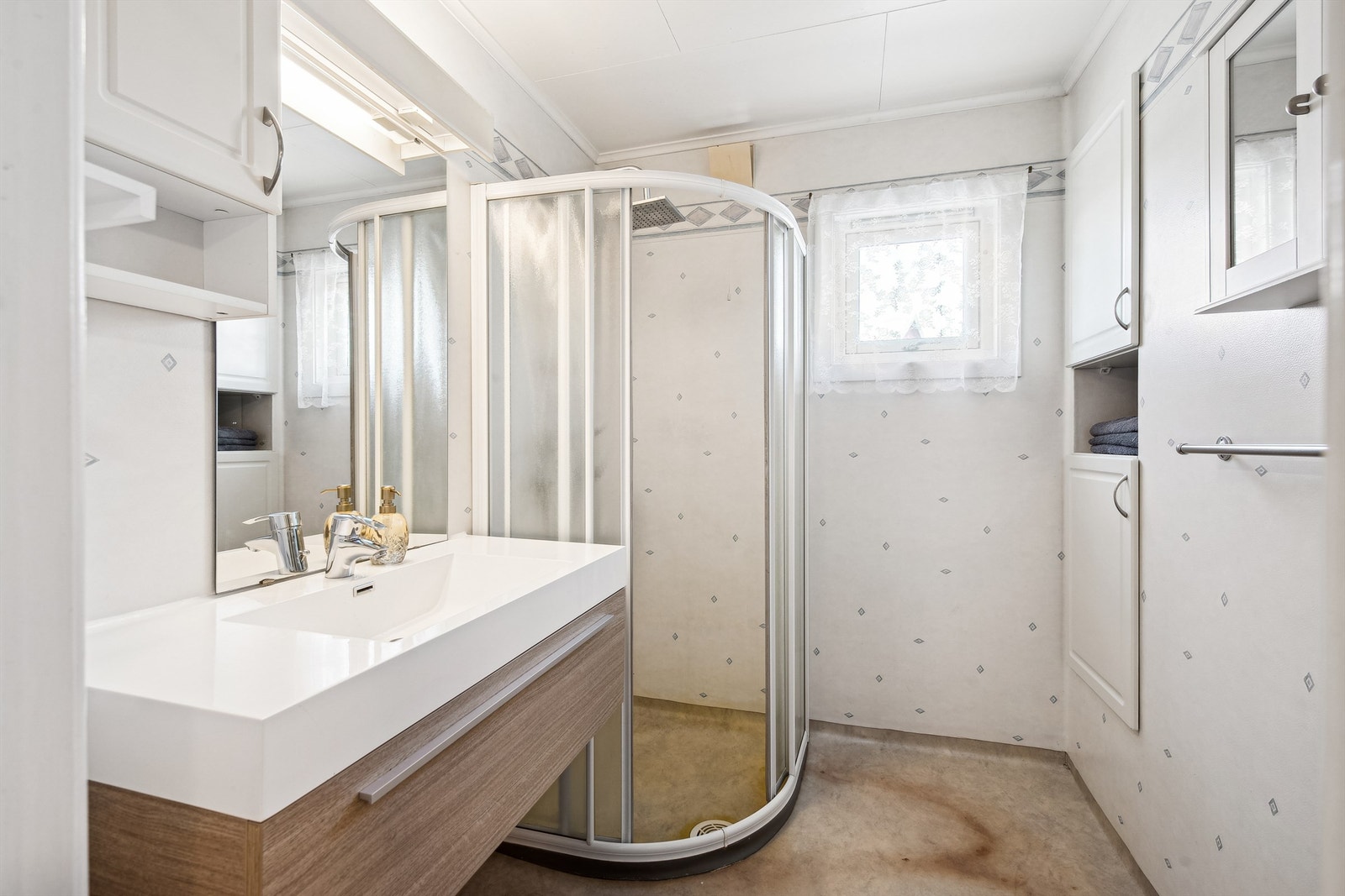 Bad i 1.etasje. Galleribilde