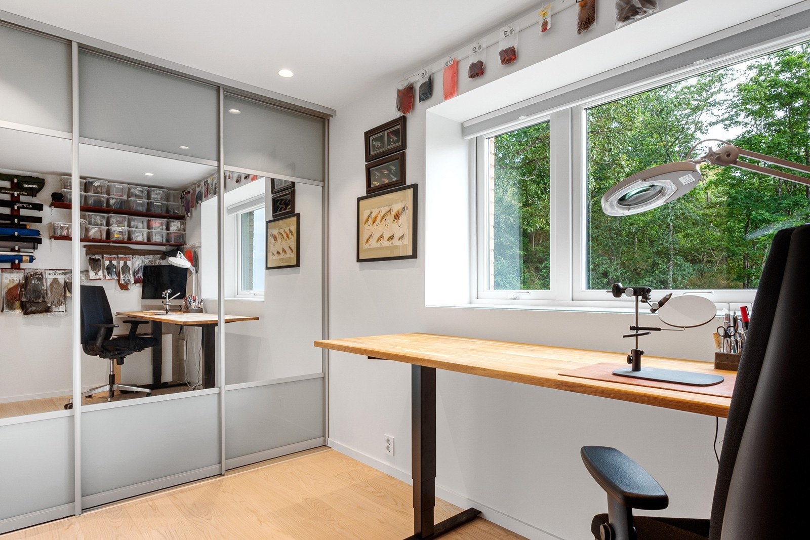 Soverom 3 er i dag et hobbyrom og det er montert skyvedørsgarderobe. Galleribilde