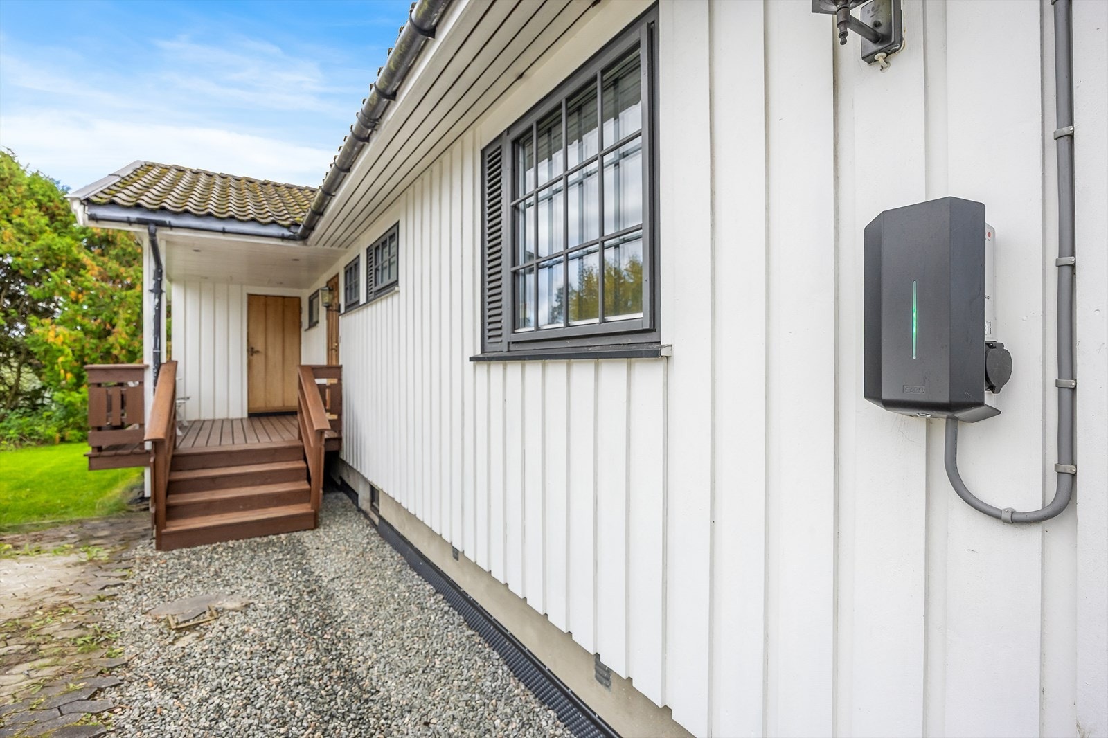 Det er etablert el-billader. Galleribilde