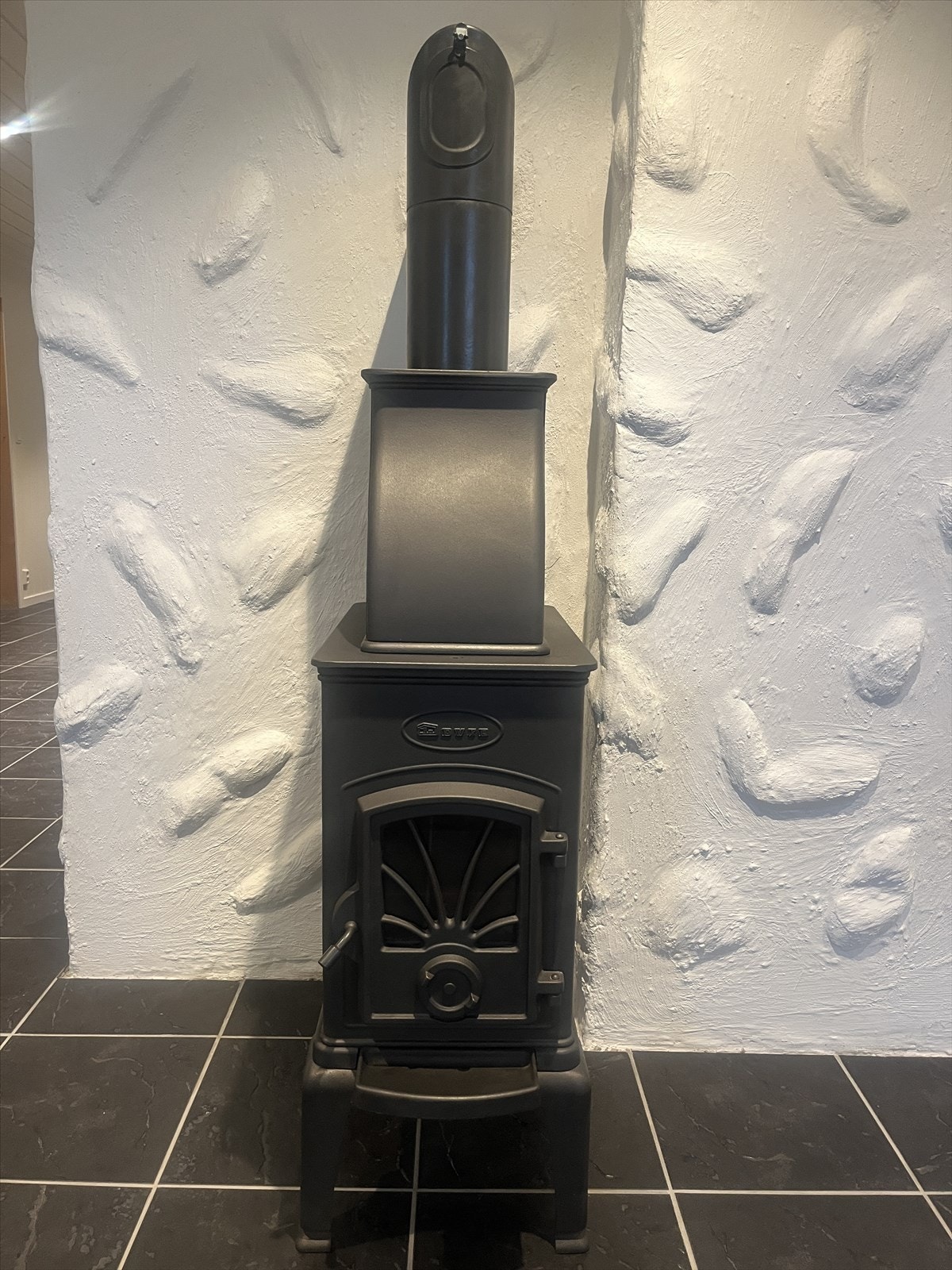 Eier har nylig satt inn ovn i kjelleren Galleribilde