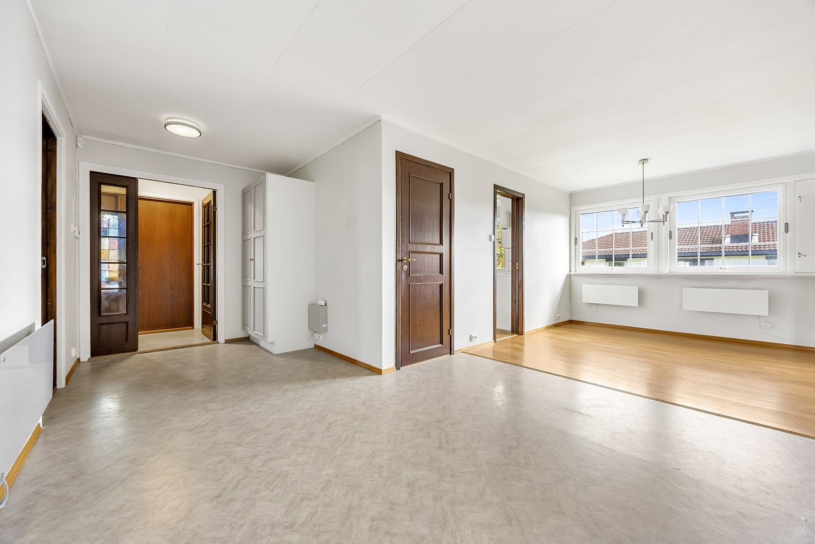 Fra gangen er det en åpen løsning til stuesonen. Galleribilde