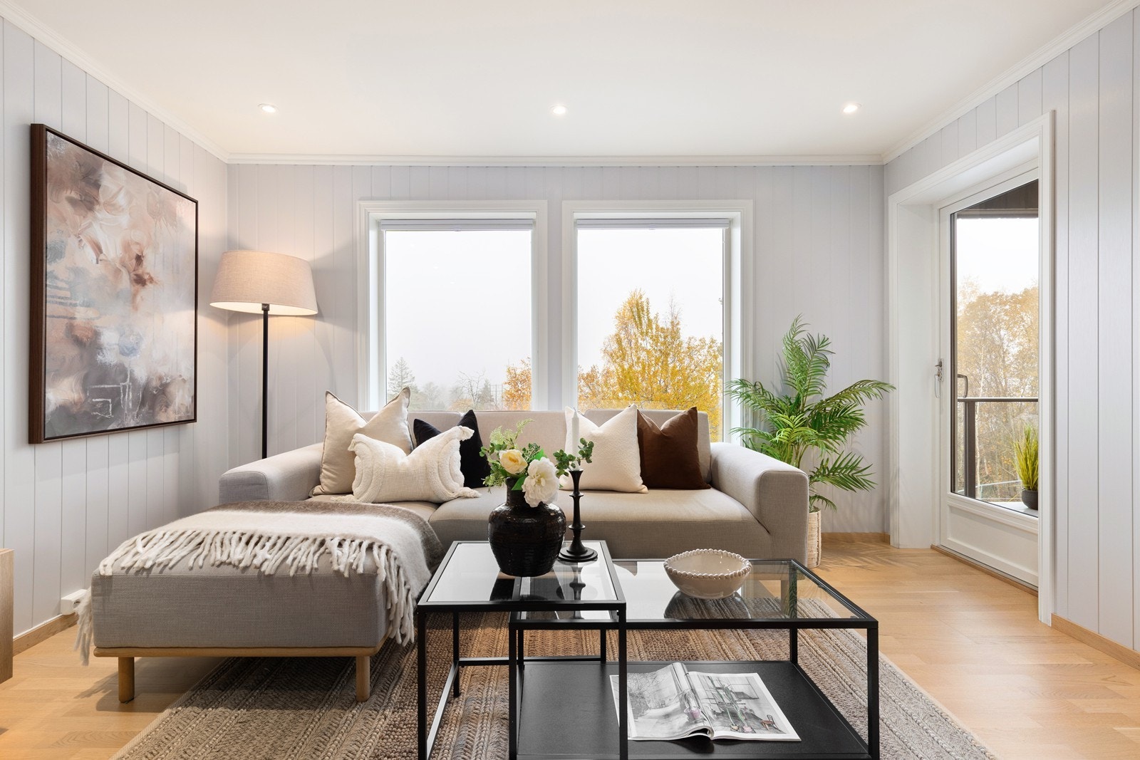 Fra rommet er det også utgang til den overbygde balkongen. Galleribilde