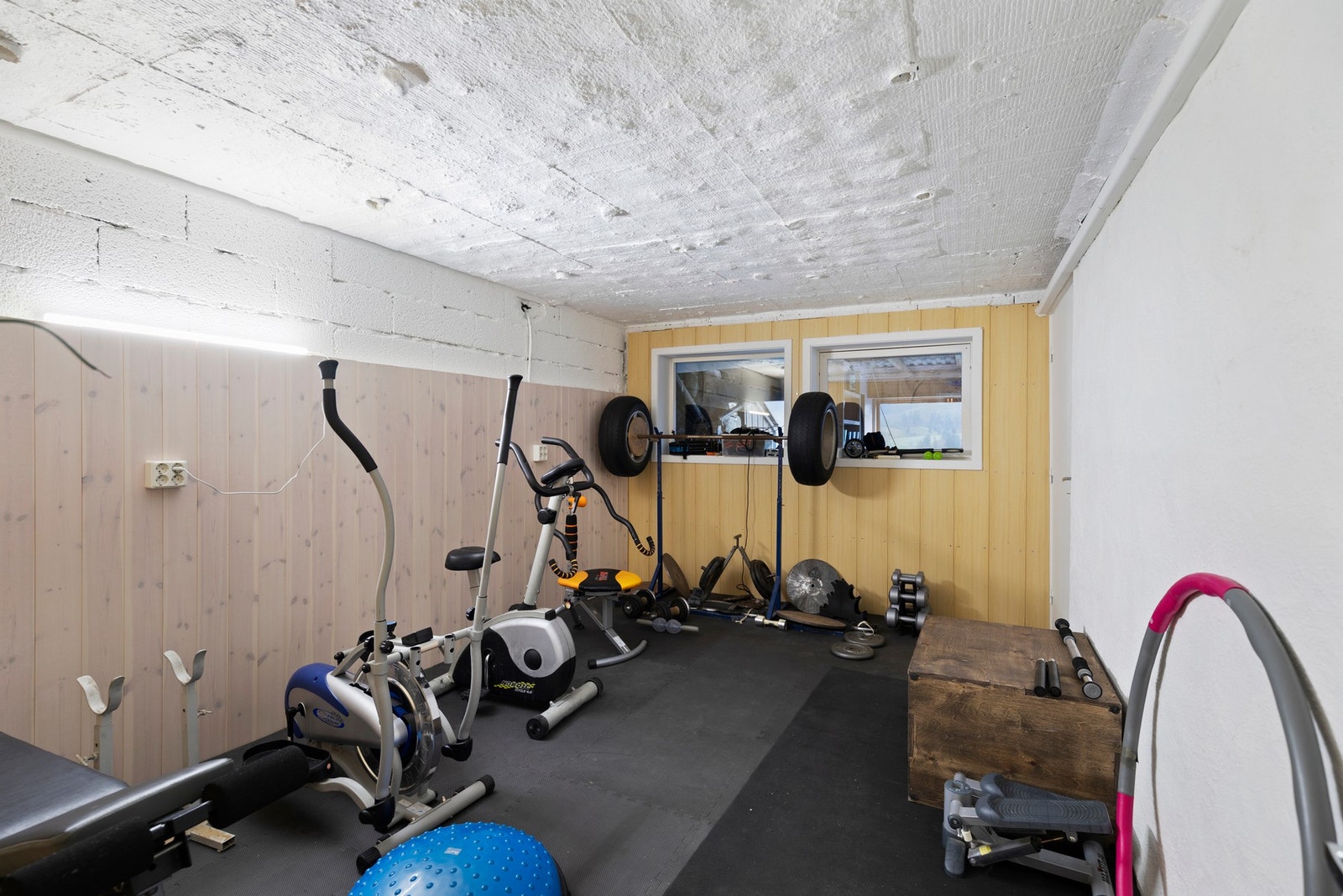 Trimrom med utgang til bodareal. Galleribilde