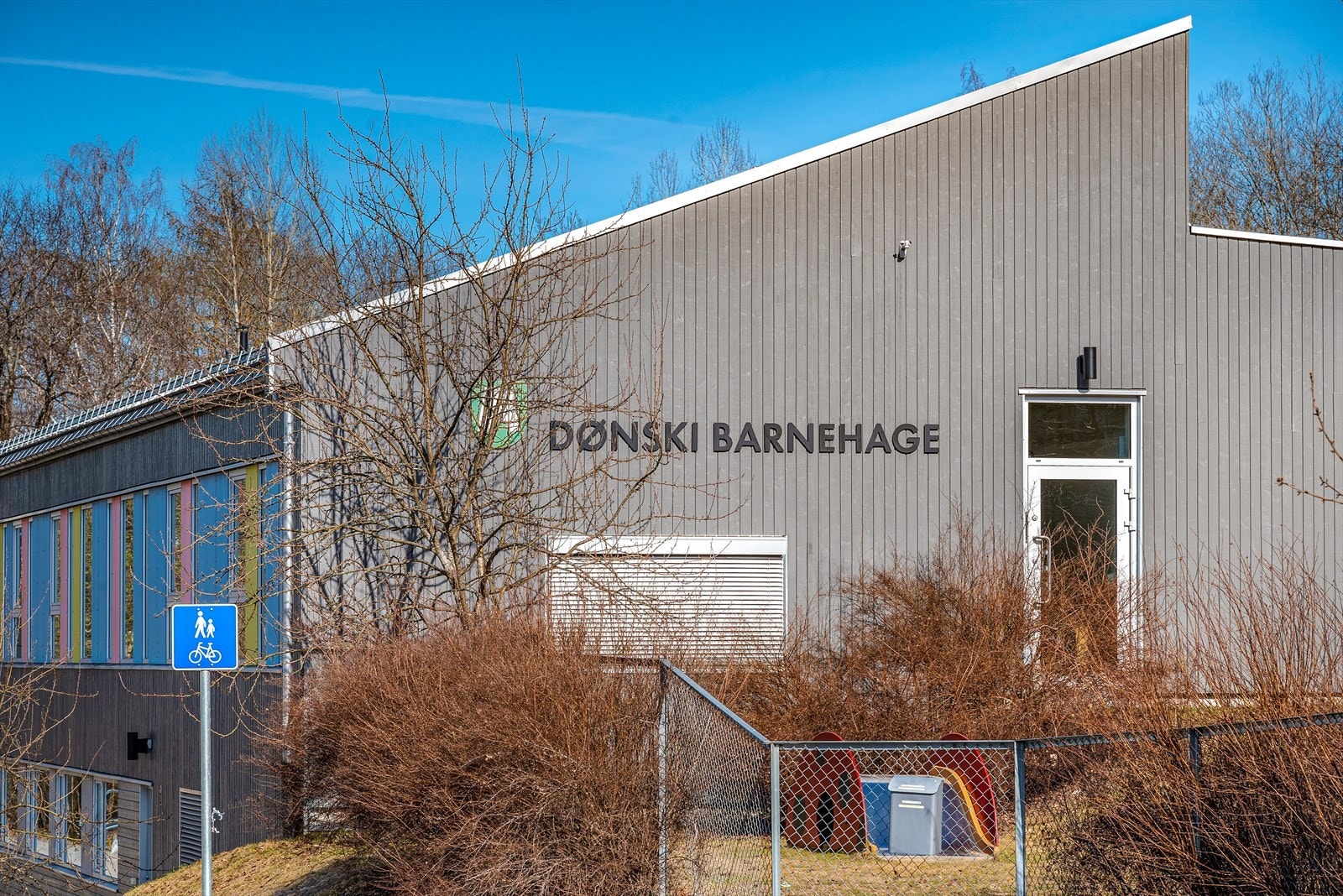 Dønski barnehage ligger kun 7 minutter kjøretur unna boligen. Galleribilde