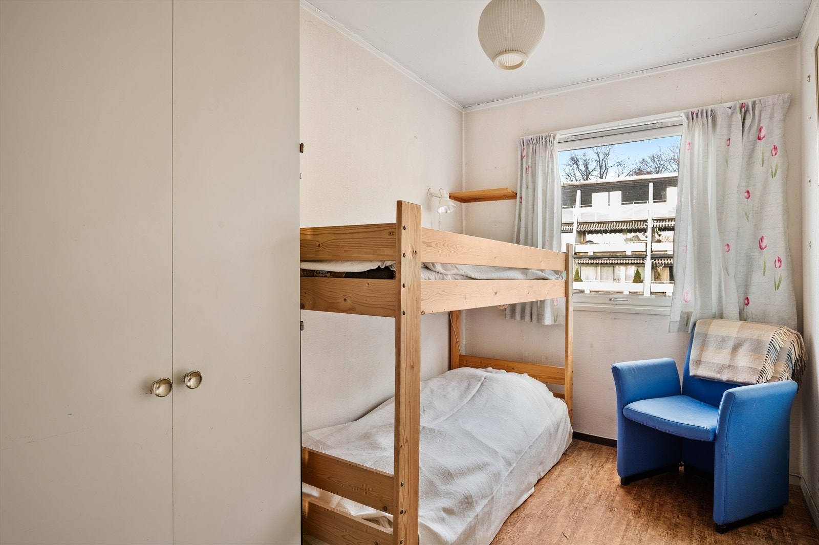 Soverom tre har plass til enkeltseng og garderobeskap. Galleribilde