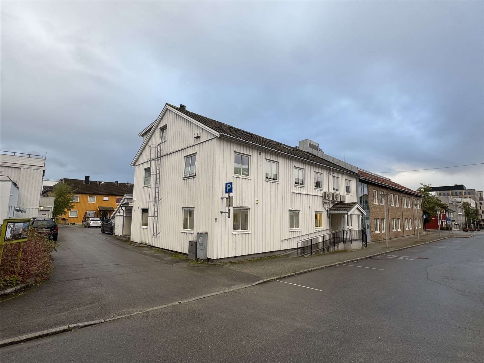 Velkommen til Svein Jarls gate 13 - Næringsseksjon i 1. etasje. Galleribilde