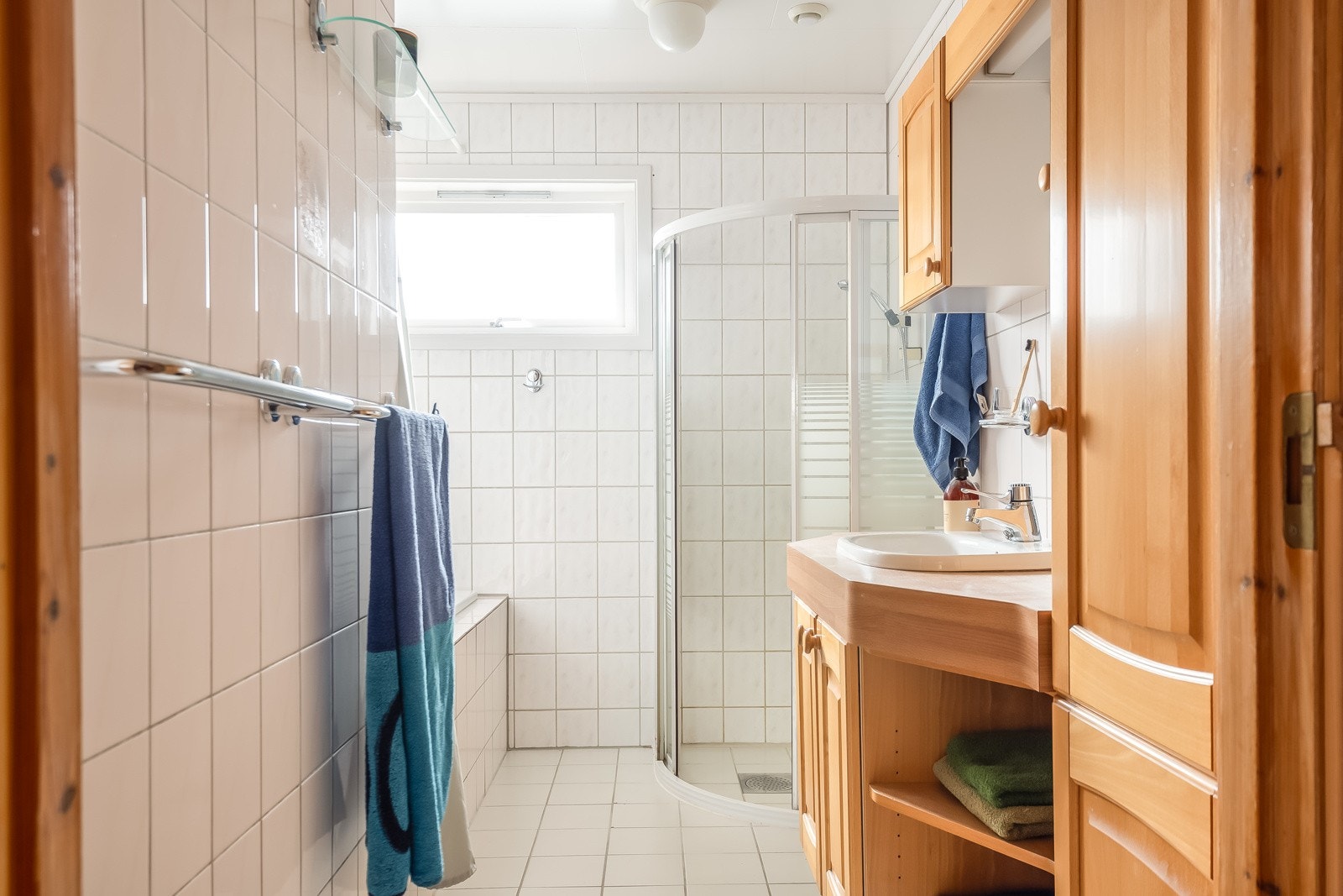 Flislagt baderom med varmekabler i gulvet. Galleribilde