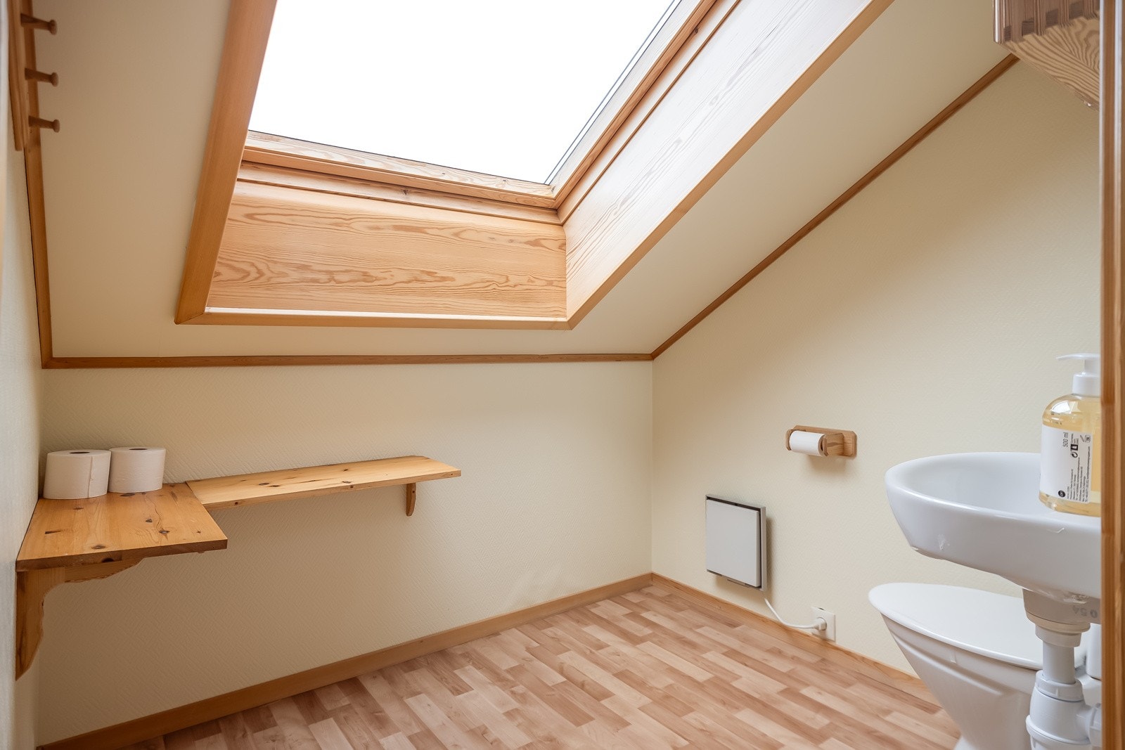 Toalettrom på loftet etablert i ca. 2004. Galleribilde