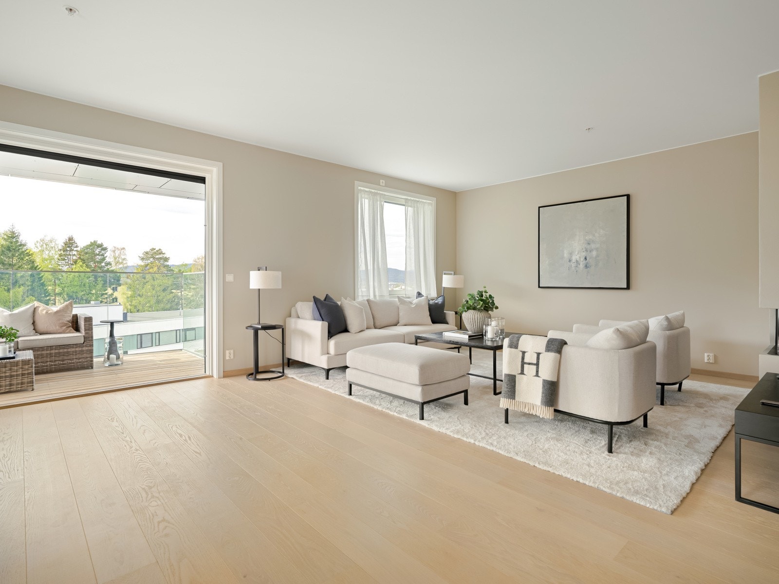 Planløsningen er helt optimal med naturlig soneinndeling og god plass til ønsket innredning. Galleribilde