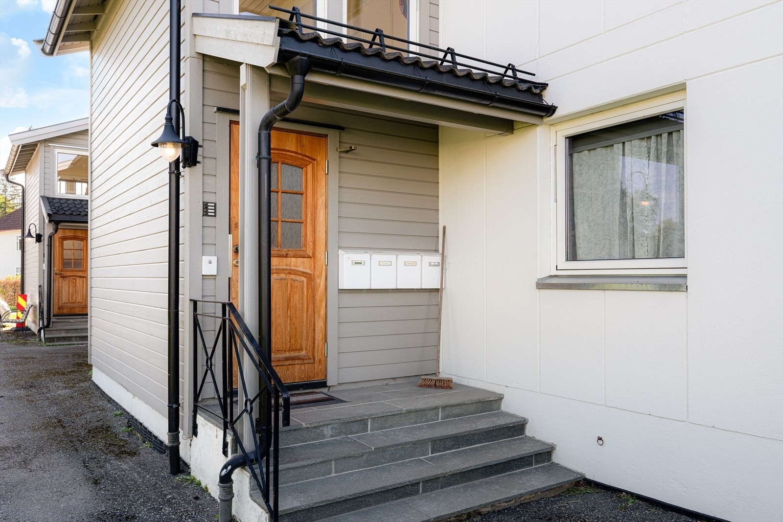 Felles inngangsparti. Galleribilde