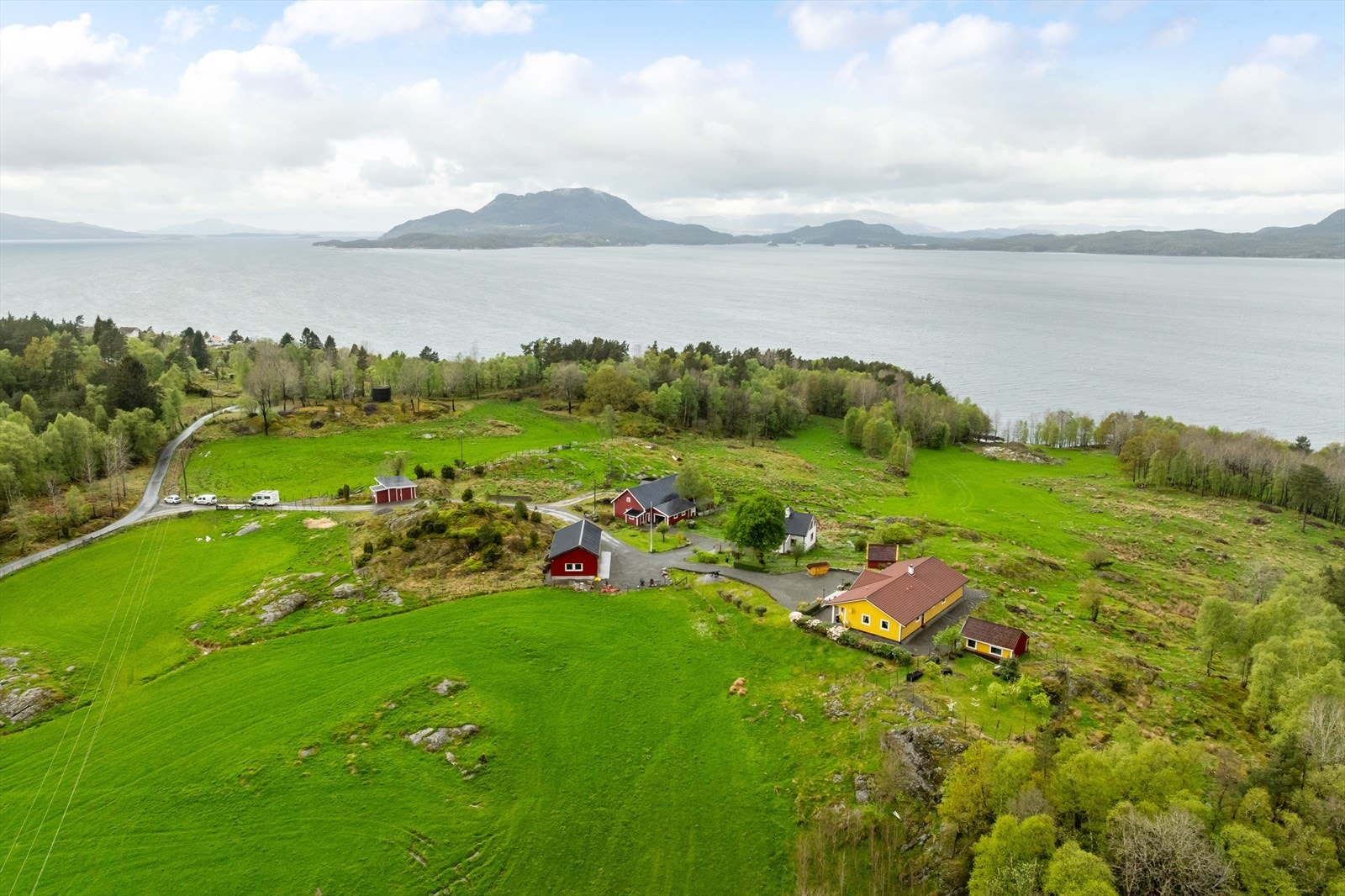 Hele tunet med nydelig utsikt! Galleribilde