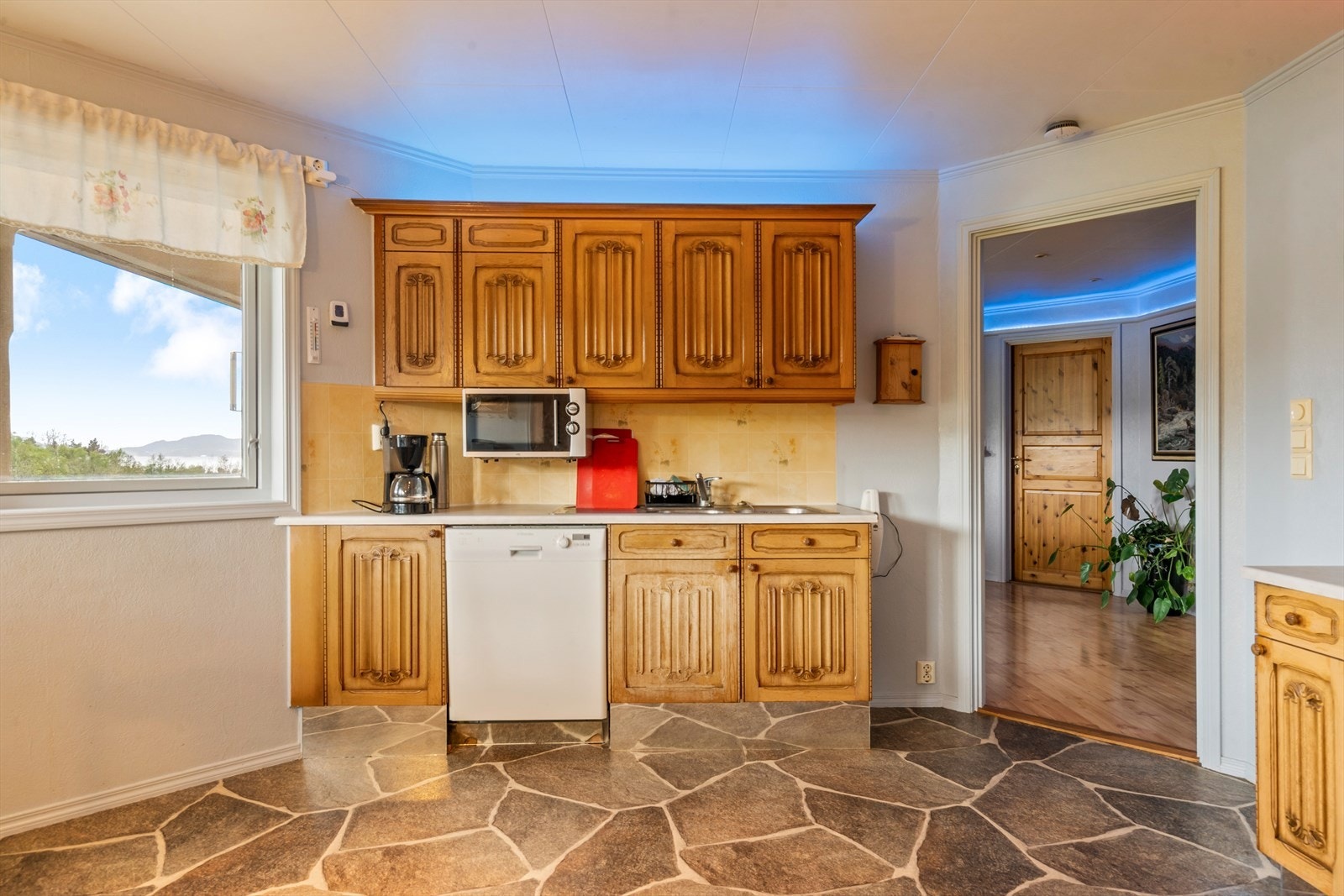 Kjøkken i hovedhus Galleribilde