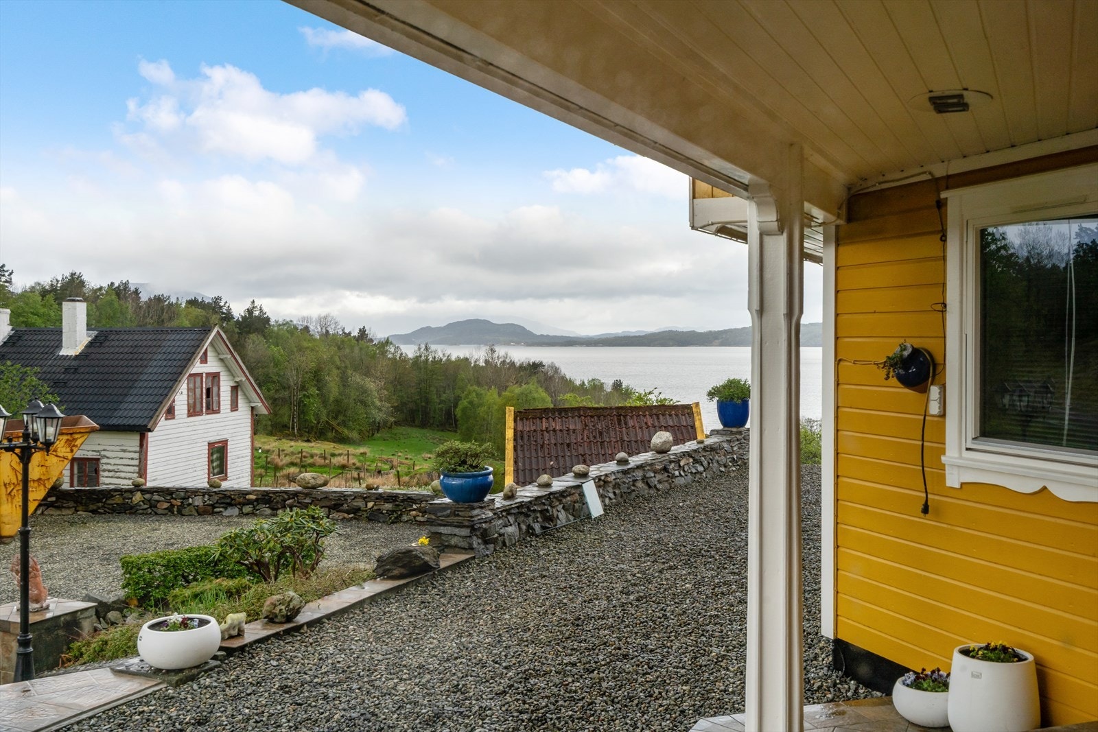 Overbygget inngangsparti Galleribilde