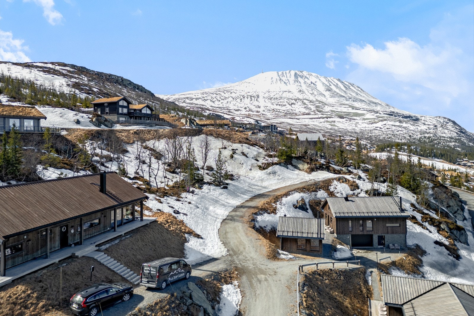 Flotte muligheter i et attraktivt og ettertraktet hytteområde i naturskjønne omgivelser Galleribilde