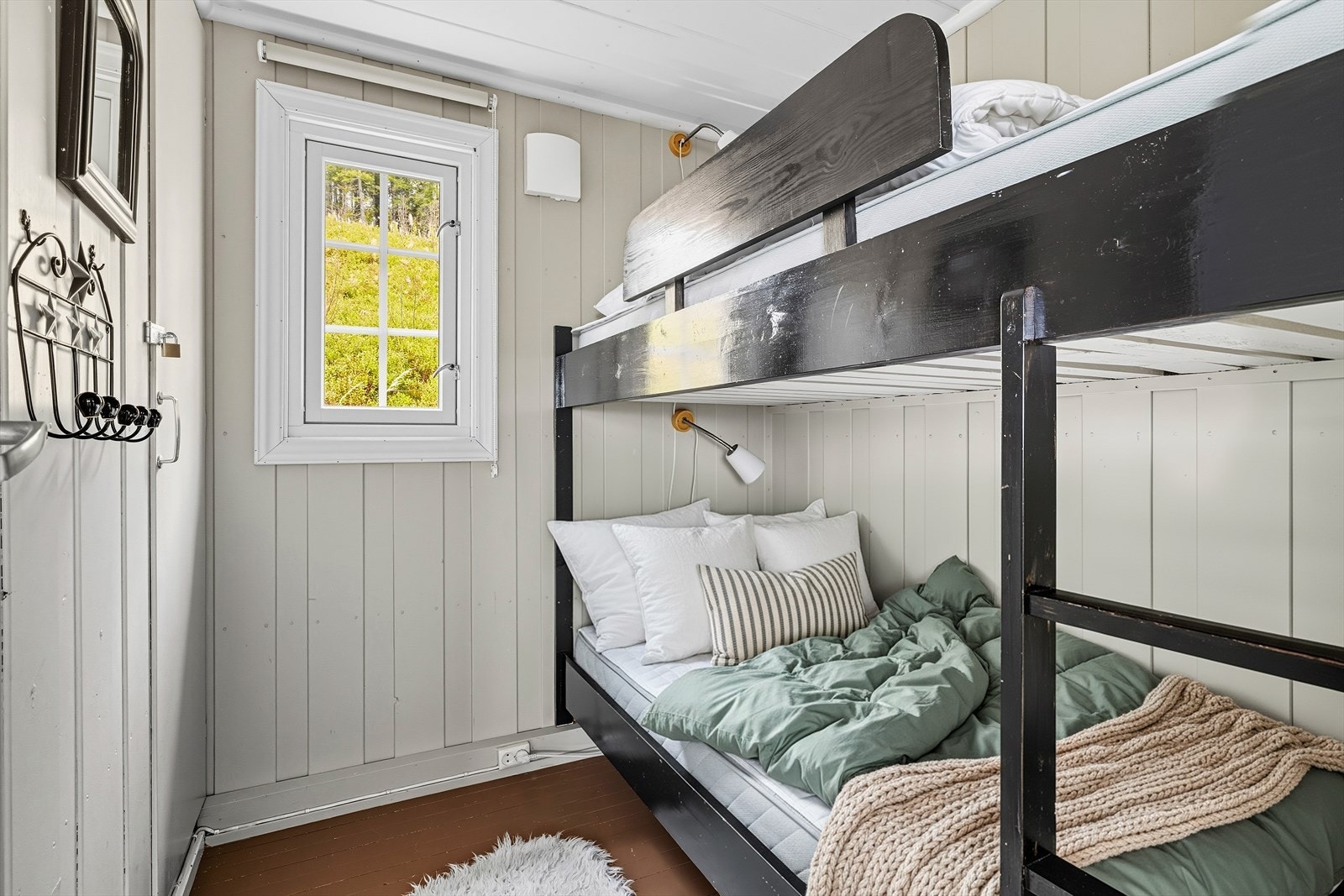 To av rommene har køyeseng, mens det tredje har 120-seng + køye Galleribilde