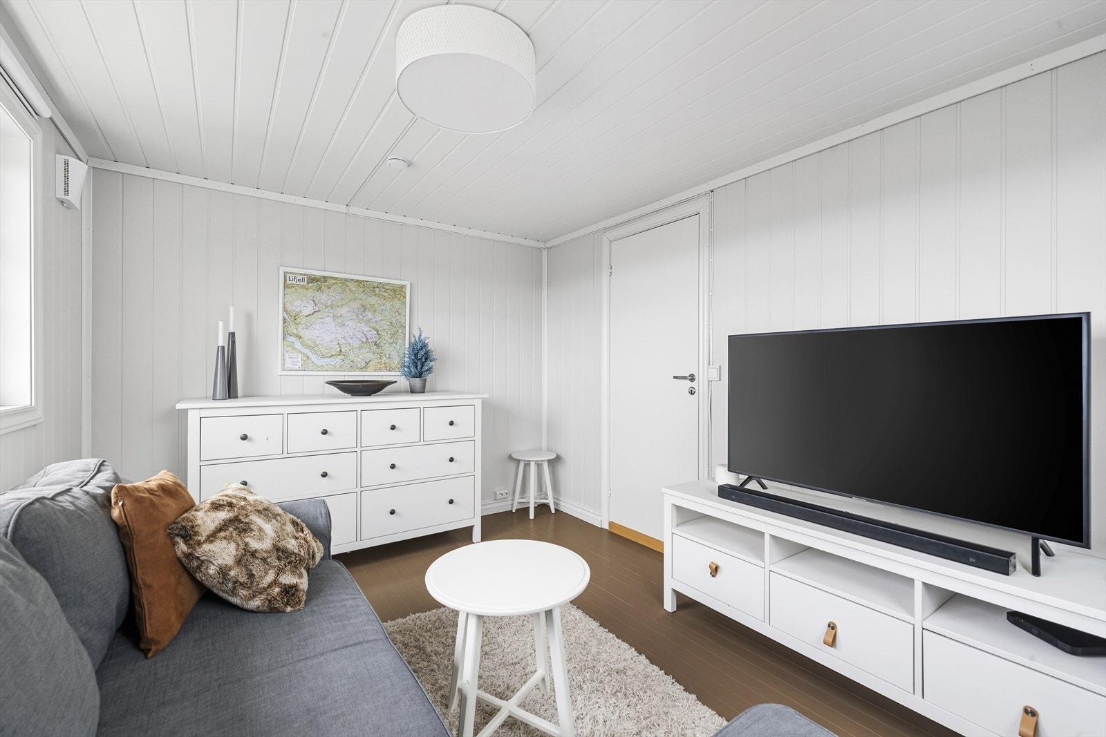 Det er ikke søkt om ferdigattest for tilbygget. Rommet er derfor ikke godkjent hos kommunen, og ikke godtkjent for varig opphold Galleribilde