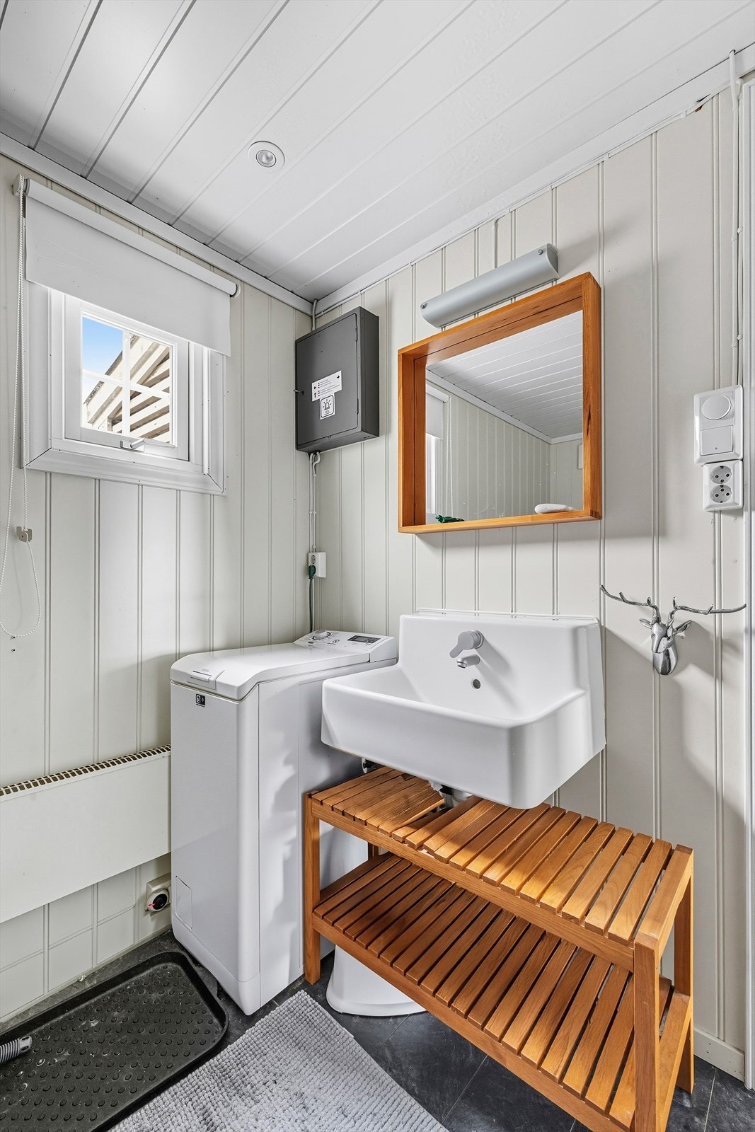 På baderommet er det opplegg til vaskemaskin Galleribilde