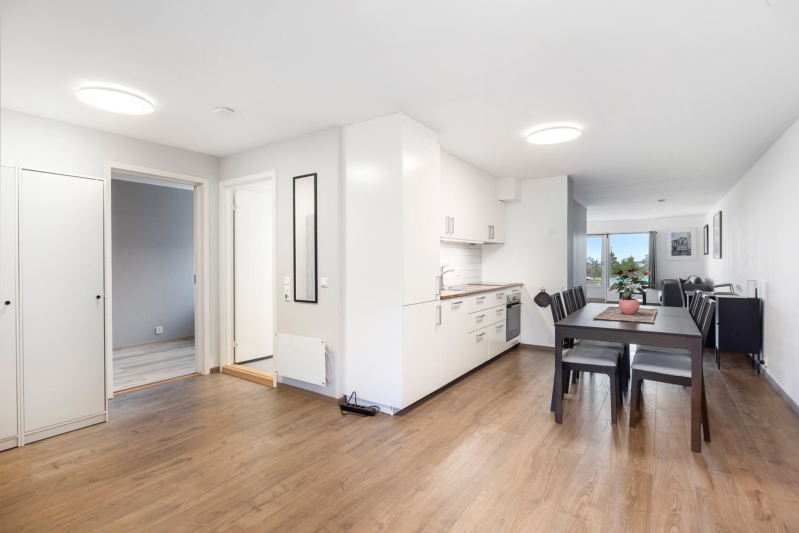 Gjennomgående planløsning med god intern beliggenhet i 4. etasje. Galleribilde