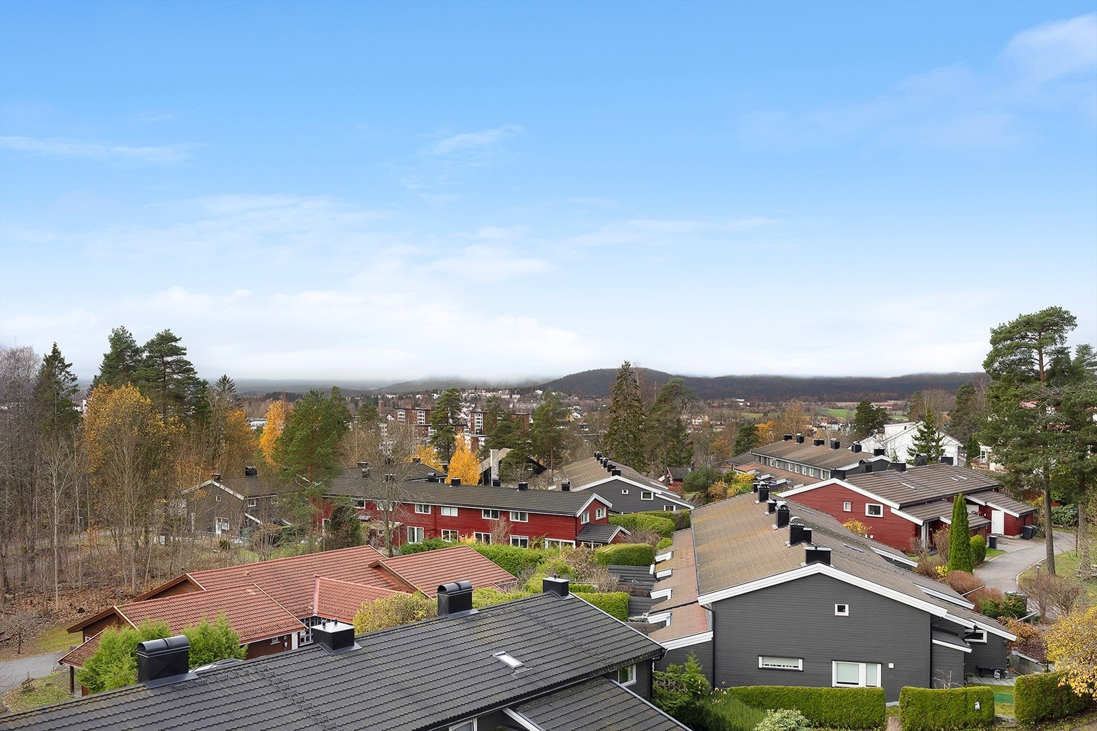 På terrassen finner du også en praktisk utebod som bidrar til god oppbevaringsplass. Galleribilde