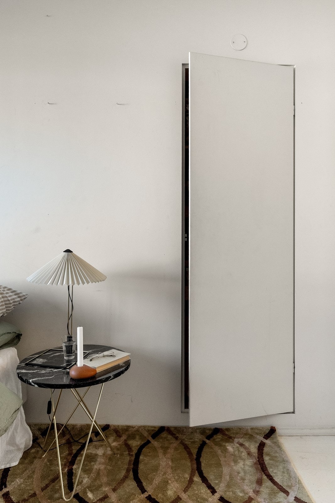 Smart oppbevaringsmulighet i vegg. Galleribilde