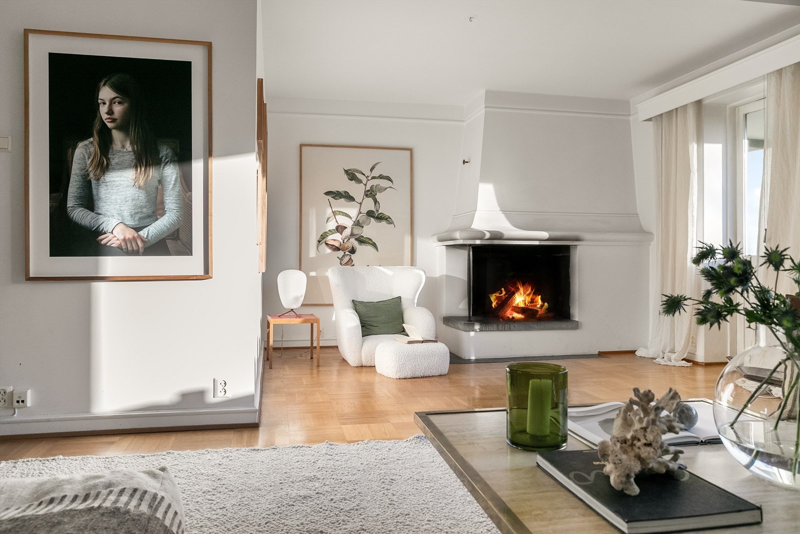 Rommene gir en høy grad av funksjonalitet og har mange smarte soner. Oppmuring av ny skorstein over tak, det er benyttet murstein som er fuget i 2024. Galleribilde