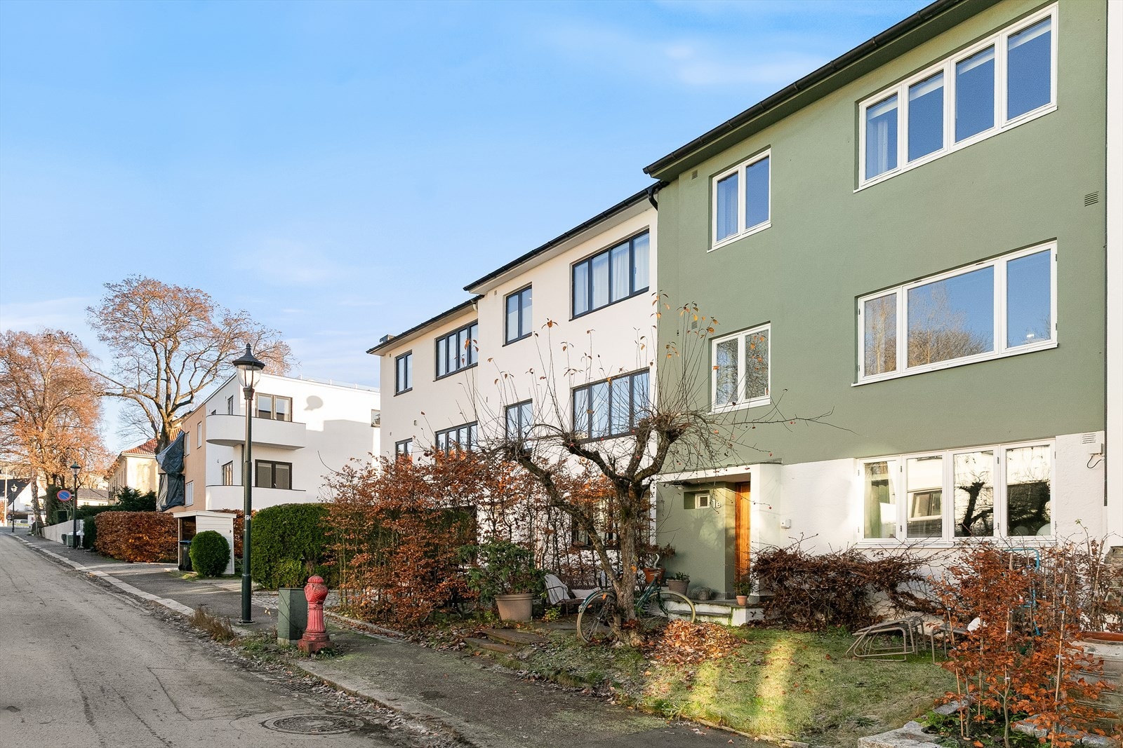 Området er kjent for dets harmonerende, og noe brytende arkitektoniske uttrykk. Her fremkommer Nicolai Beer sin elsk for fransk/tysk-modernisme og tette arkitektoniske bånd til Le Corbusier. Galleribilde