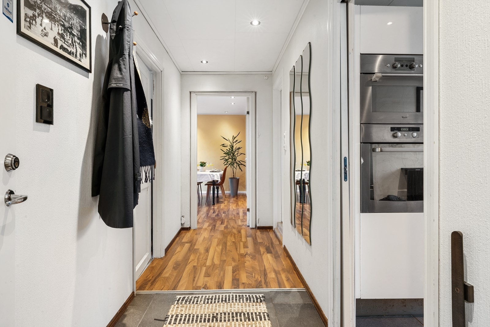 - Romslig gang på 5,3m² - Galleribilde
