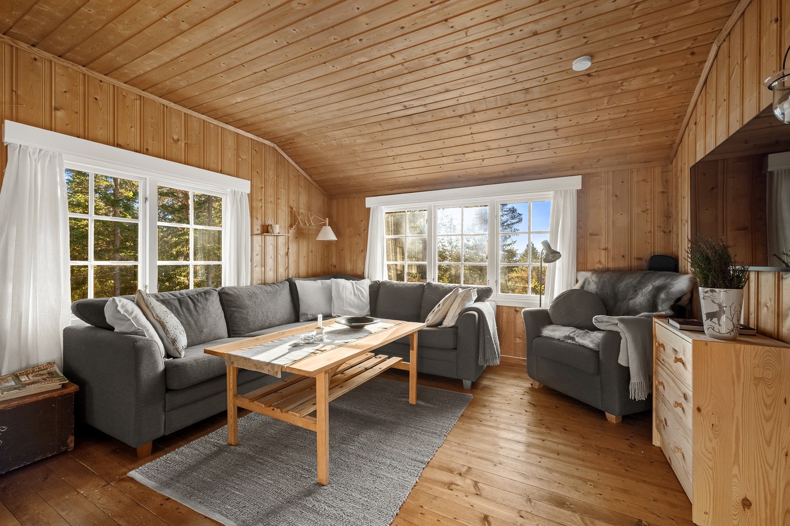 Her kan du nyte utsikten i rolige omgivelser. Galleribilde