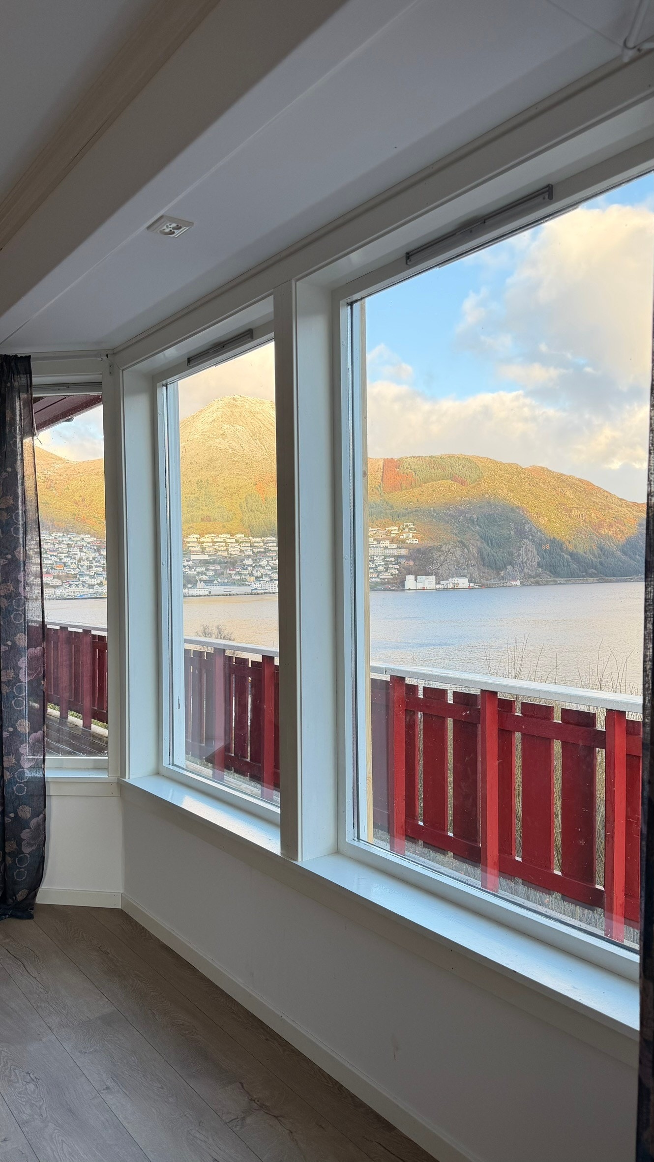 Hovedetasje - utsikt fra stue Galleribilde