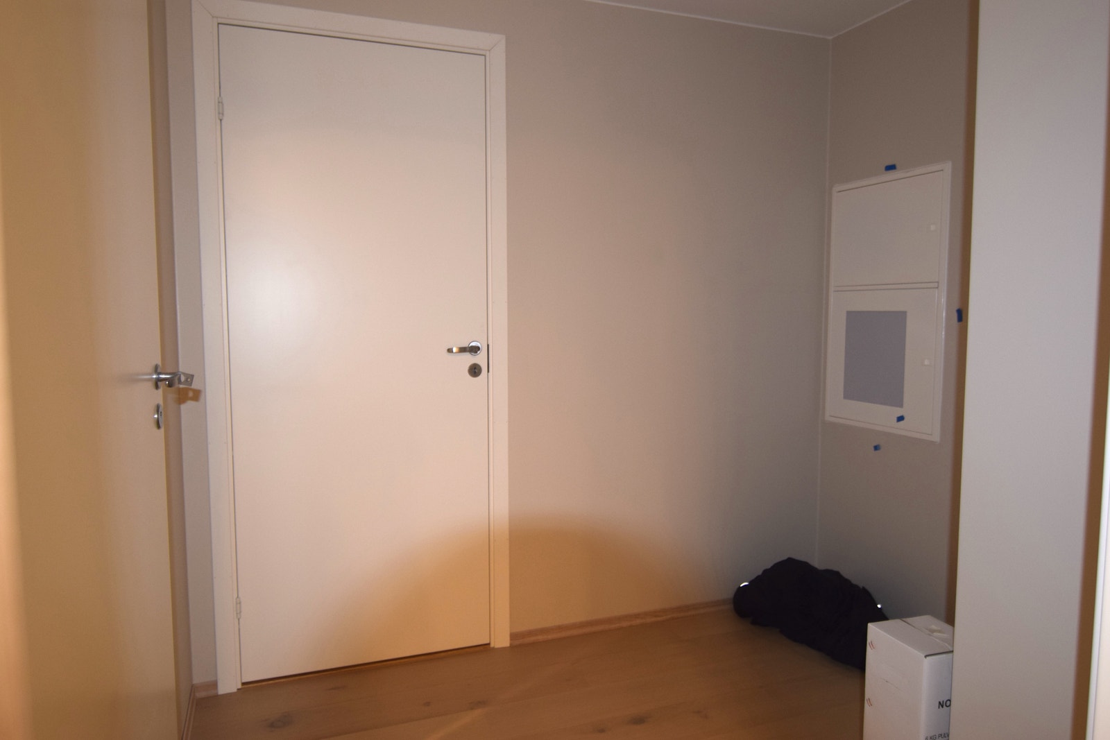 Entre med dørcalling. Galleribilde