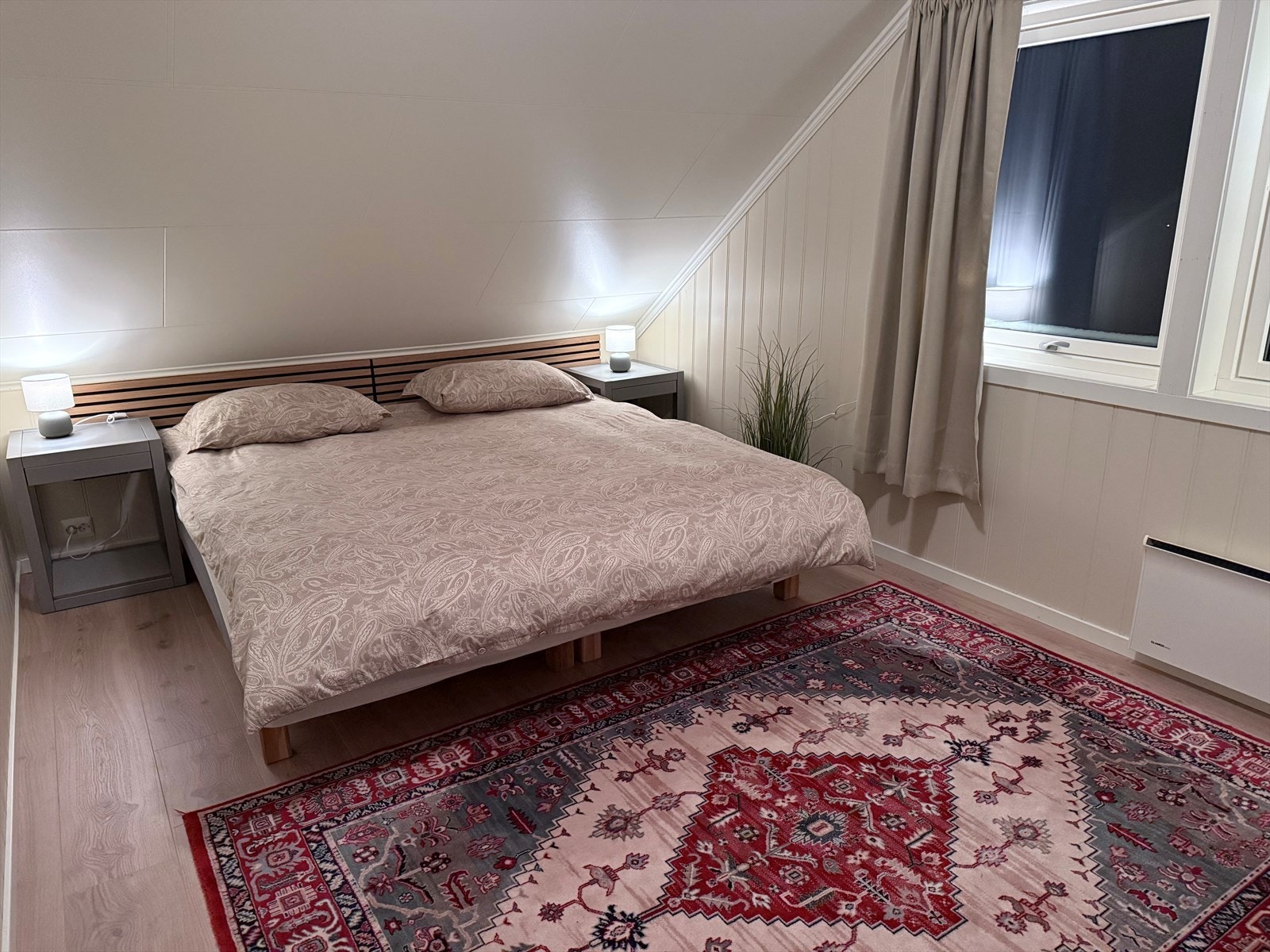 Store soverom 2.etg. (selgers bilde) Galleribilde