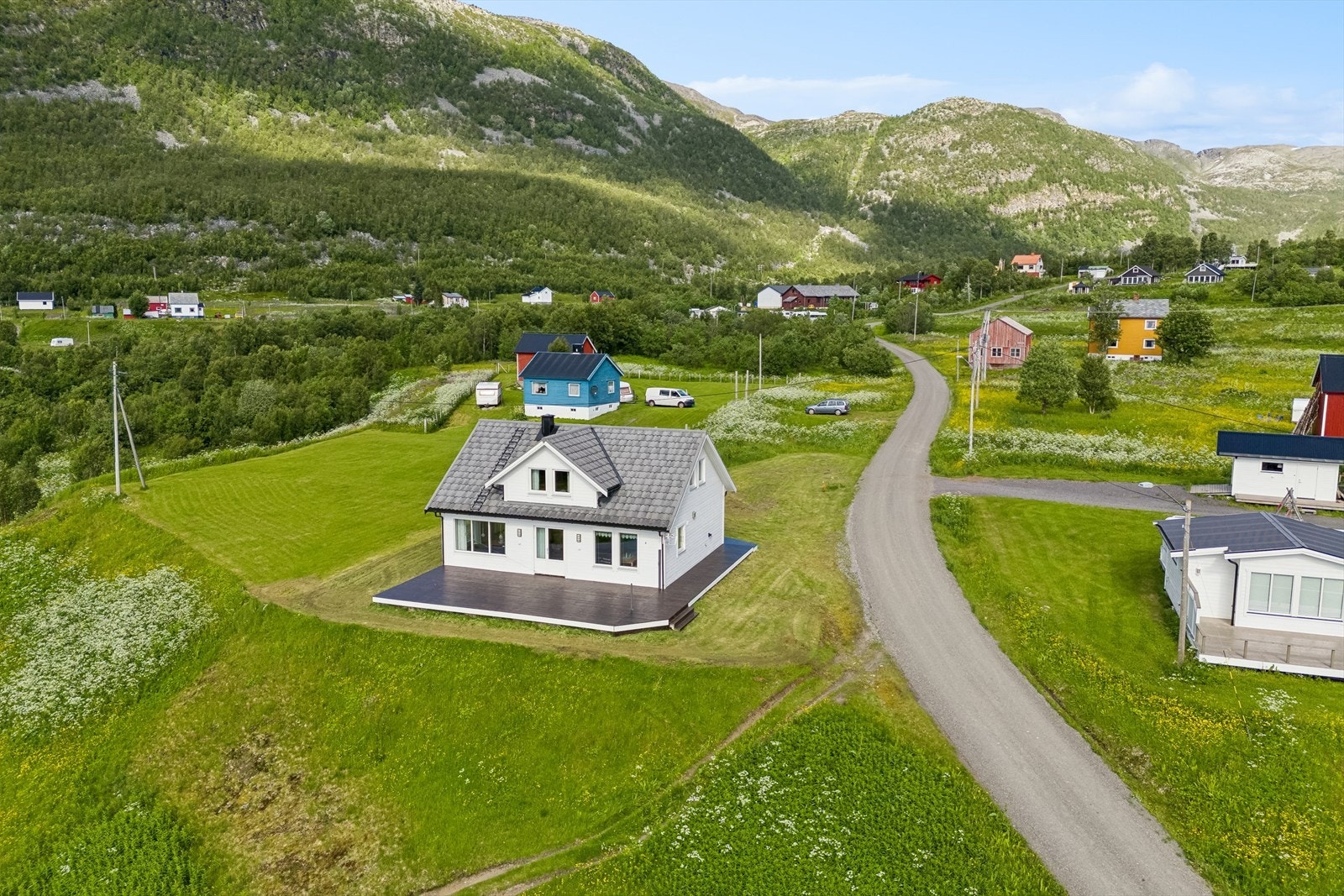 En innholdsrik og flott fritidsbolig med flere gode kvaliteter. Galleribilde