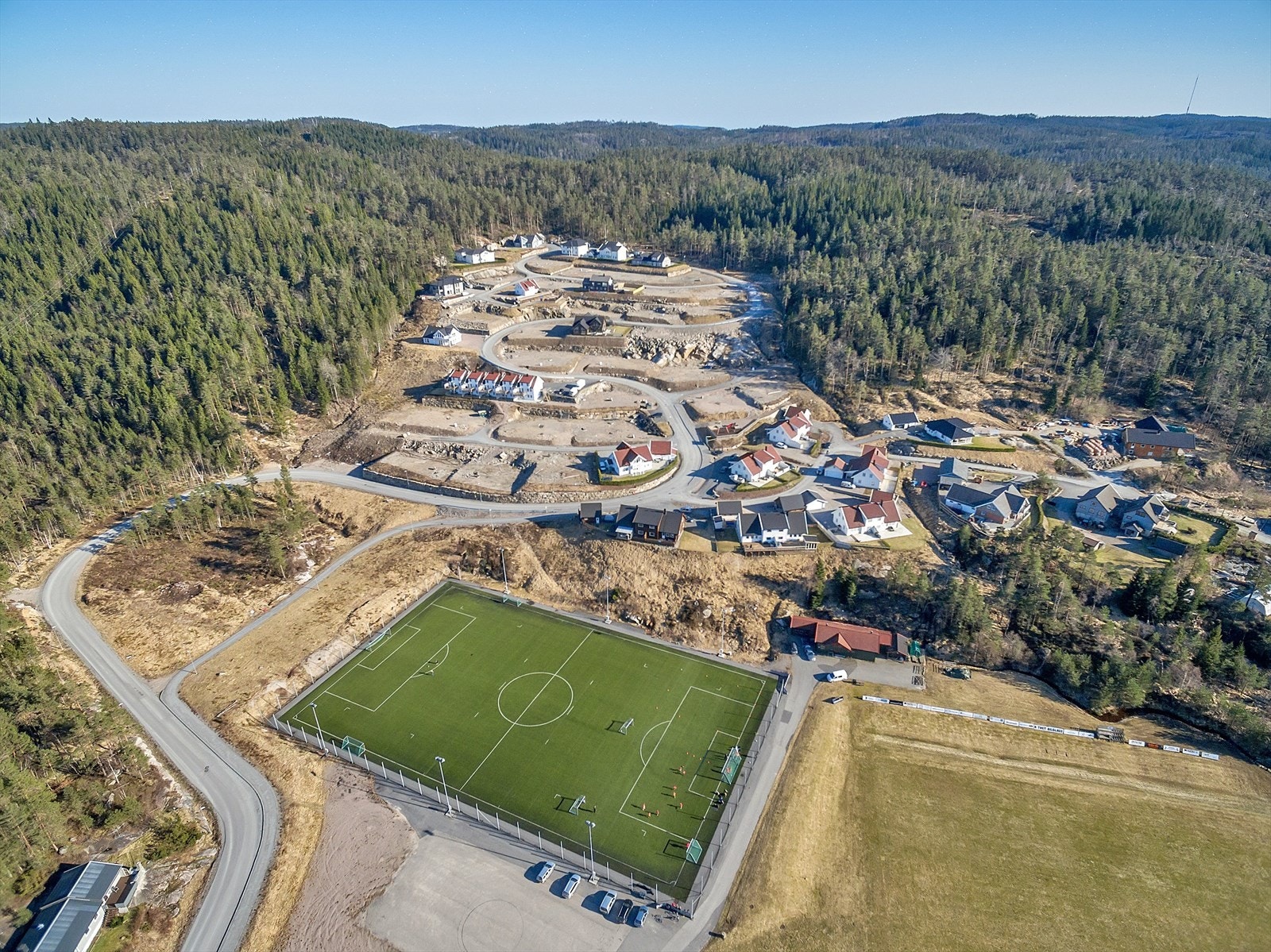 Flott fotballbane i området Galleribilde